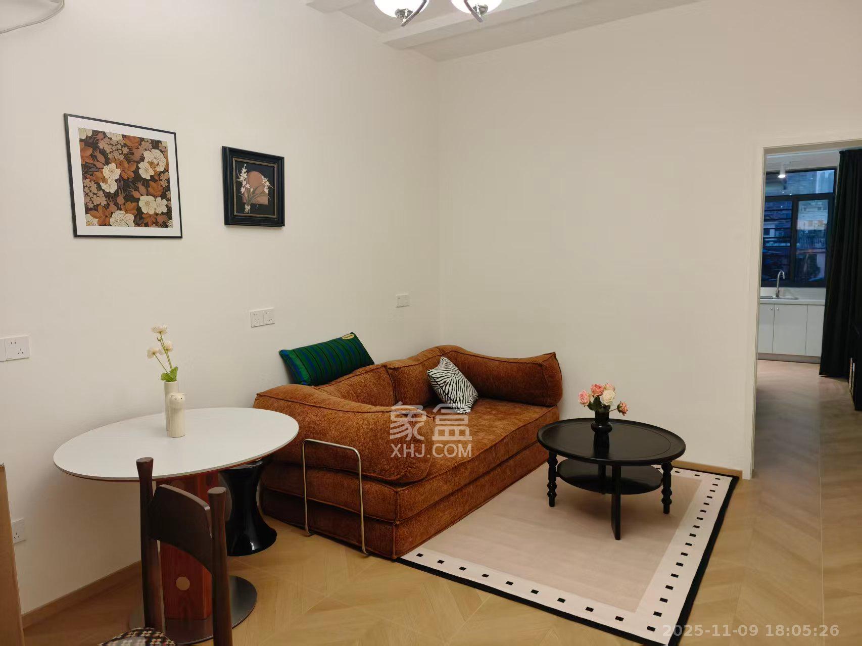 化龙池散盘  1室1厅1卫    2000.0元/月