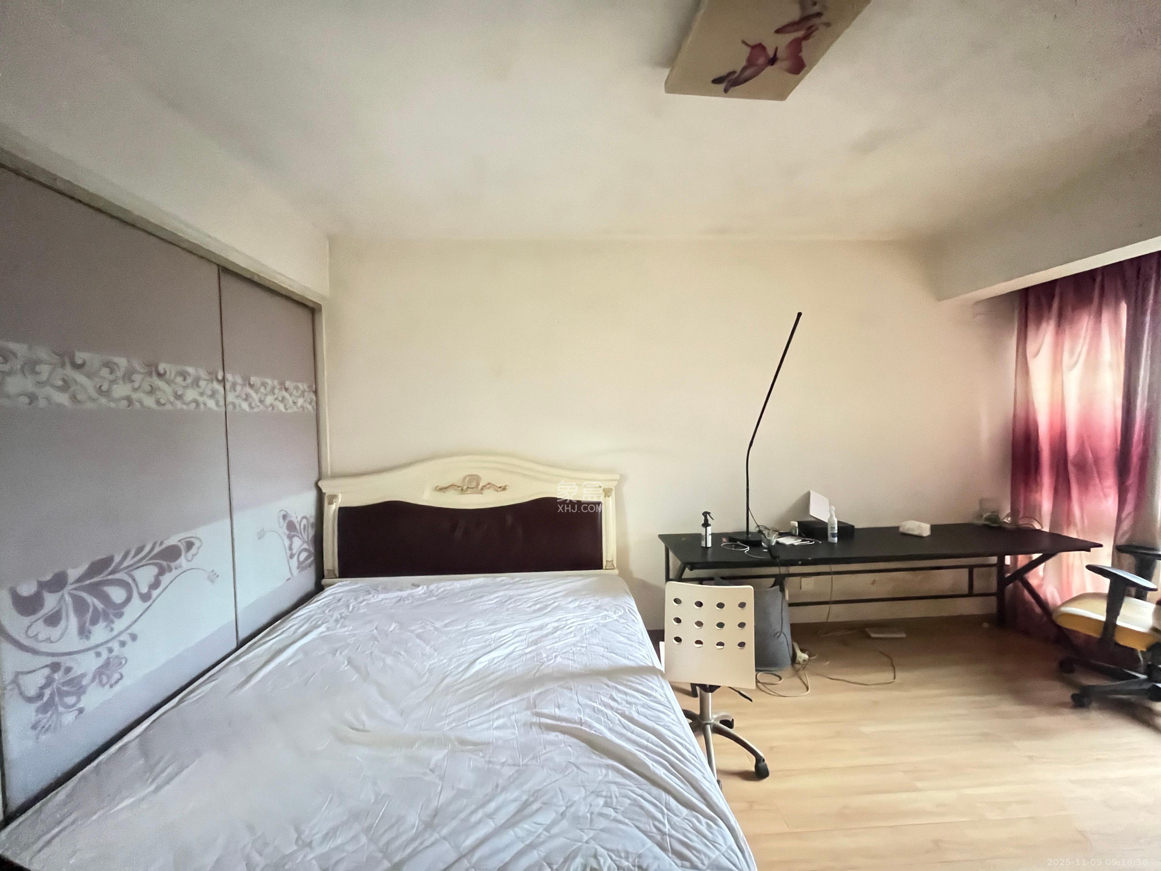 银港水晶城 3室2厅2卫 2600.0元/月 银港水晶城 3室2厅2卫 2600.0元/月室内图