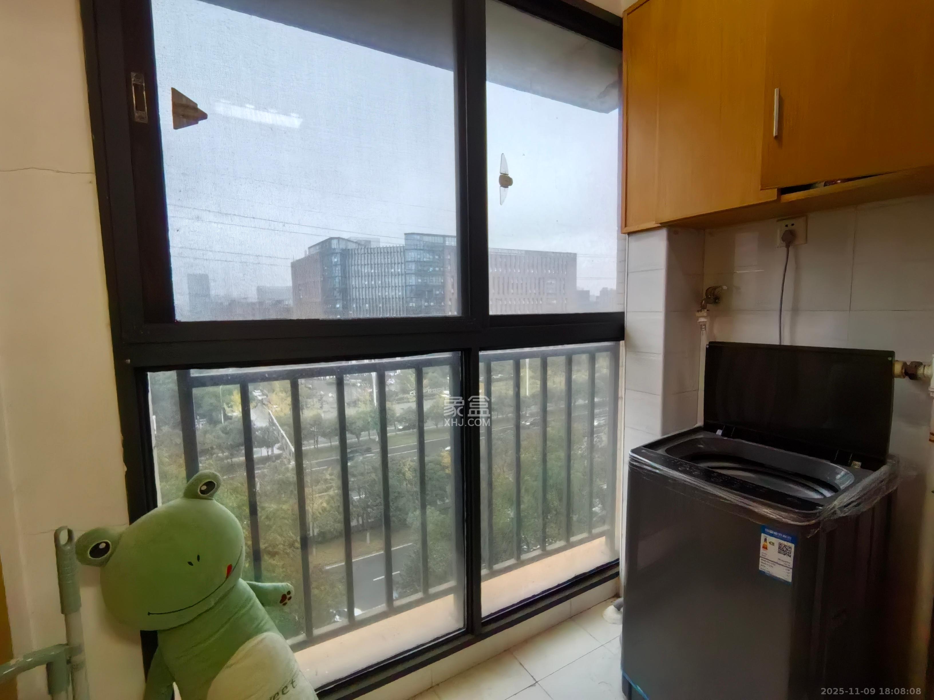 保利麓谷林语A区  3室2厅1卫    2400.0元/月室内图