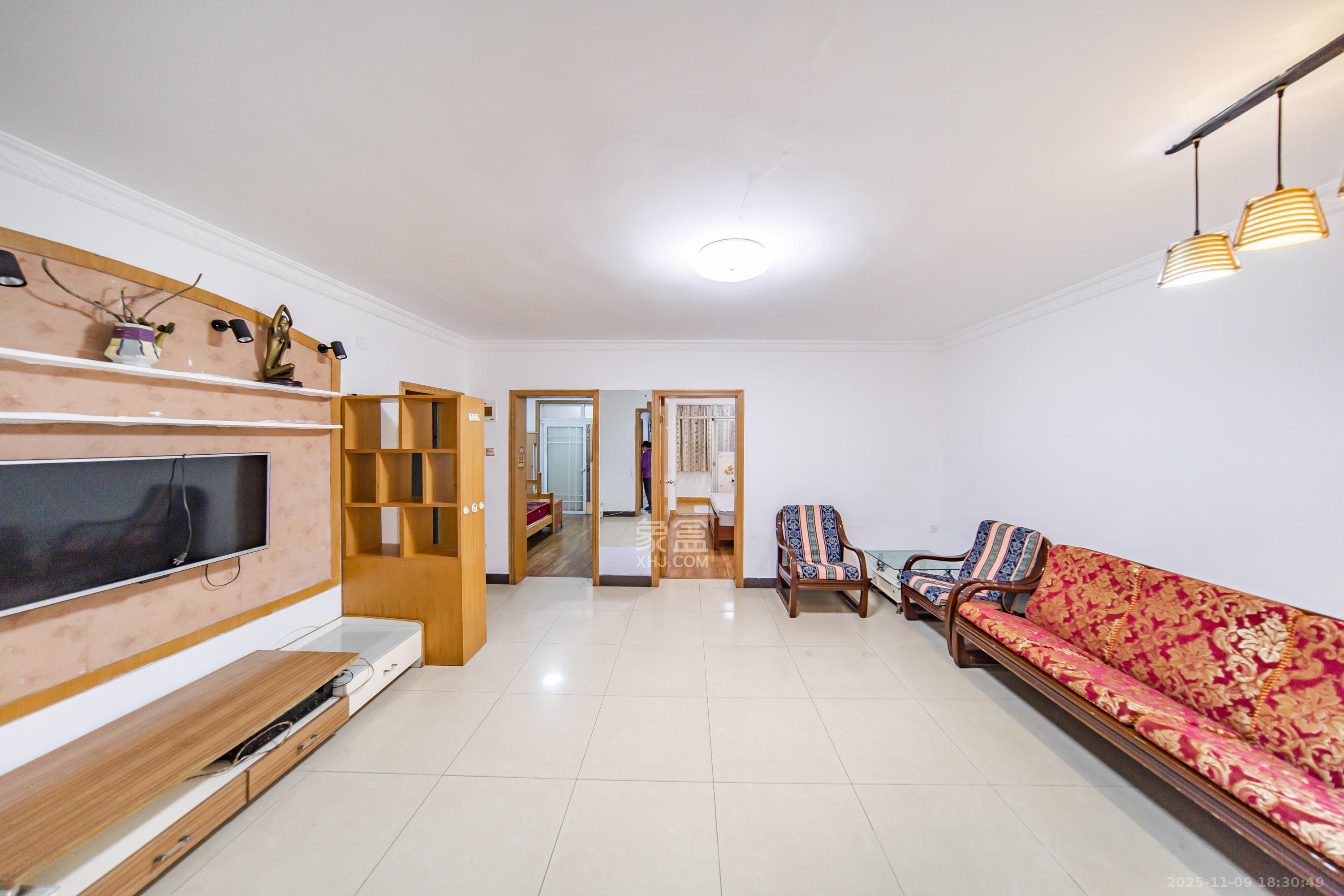 长沙师范教职工宿舍  2室1厅1卫    62.0万客厅