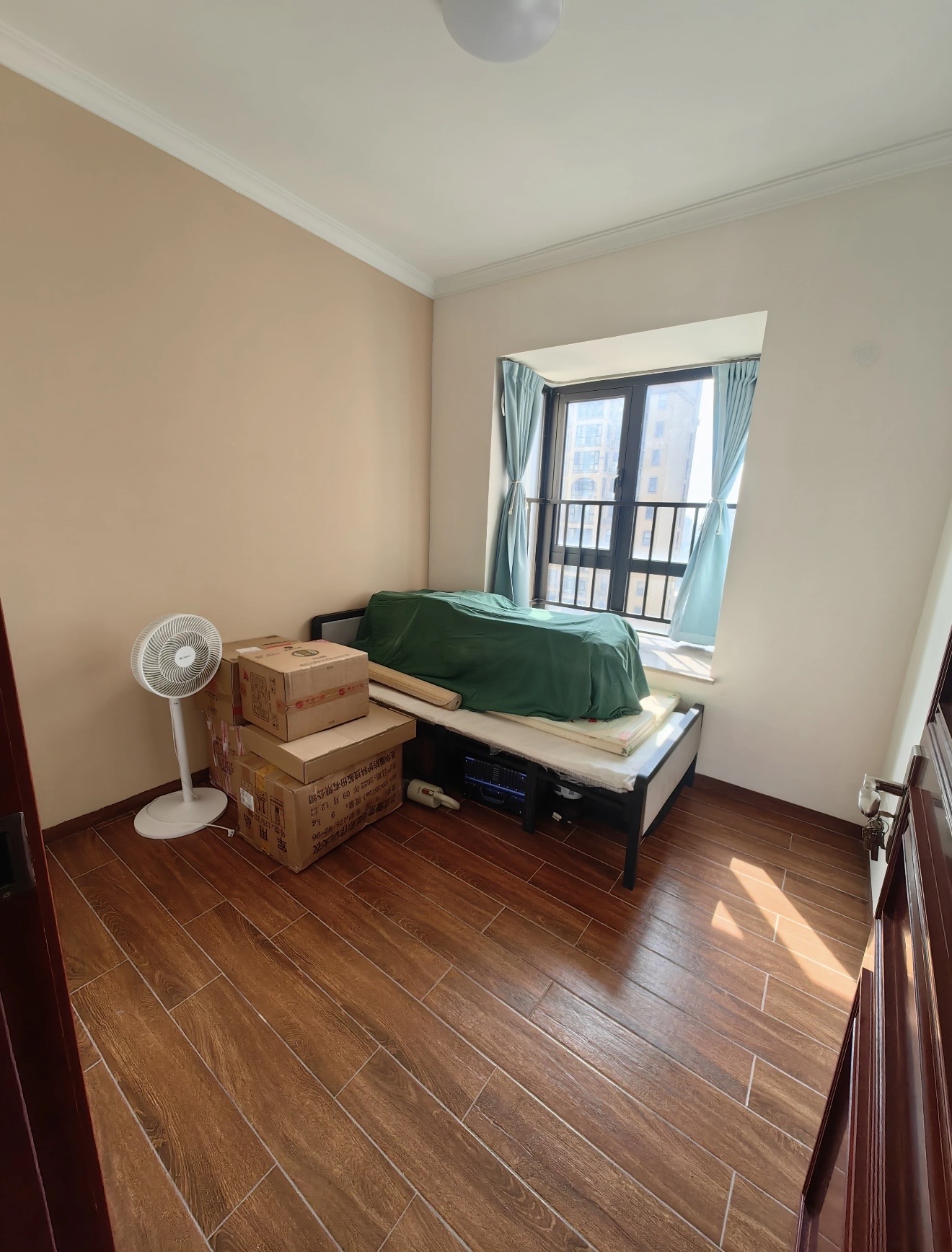 滨江世纪佳城(南院) 3室2厅1卫 192.0万 滨江世纪佳城(南院) 3室2厅1卫 192.0万客厅