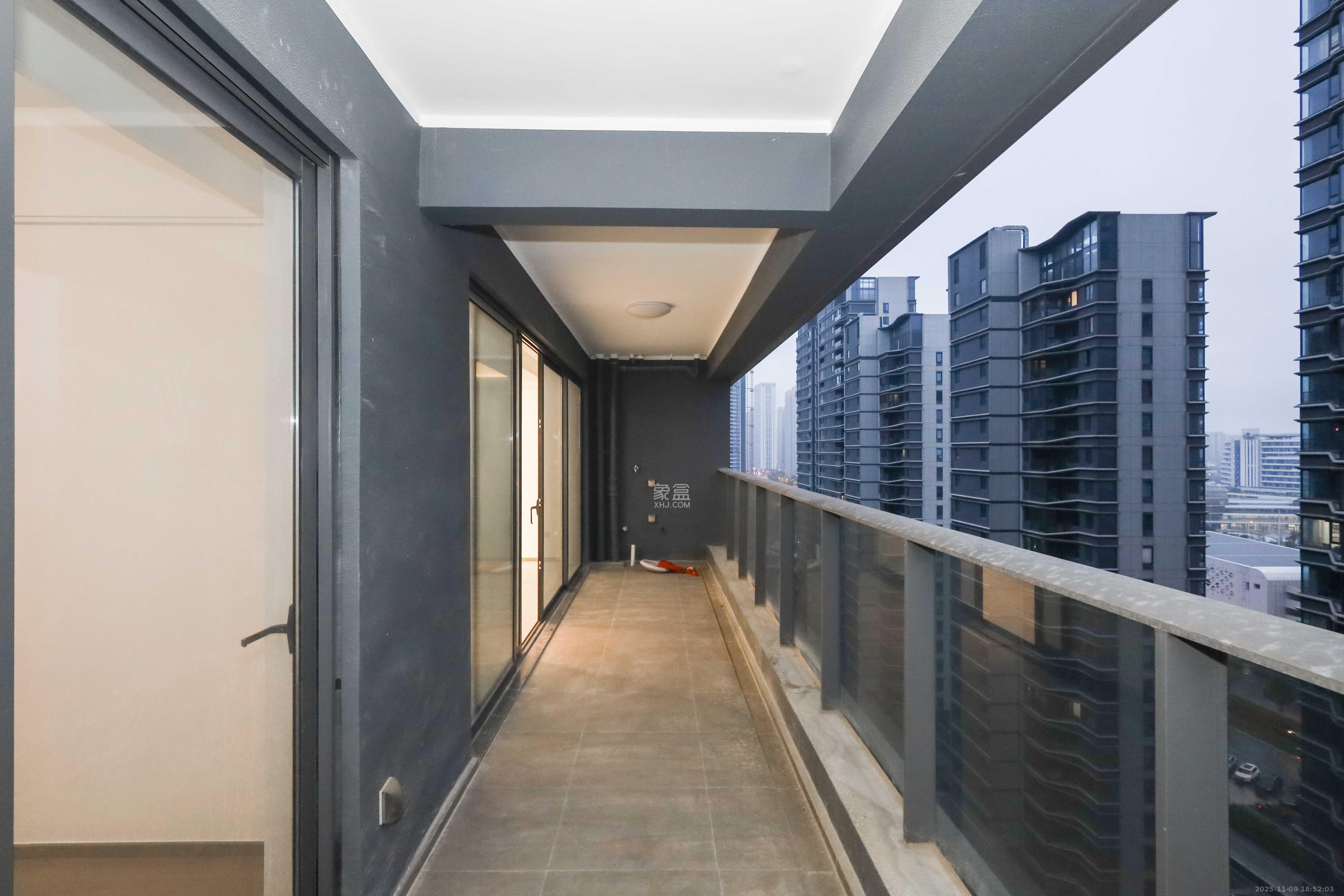 绿城招商桂语雲峯  4室2厅2卫    288.0万阳台