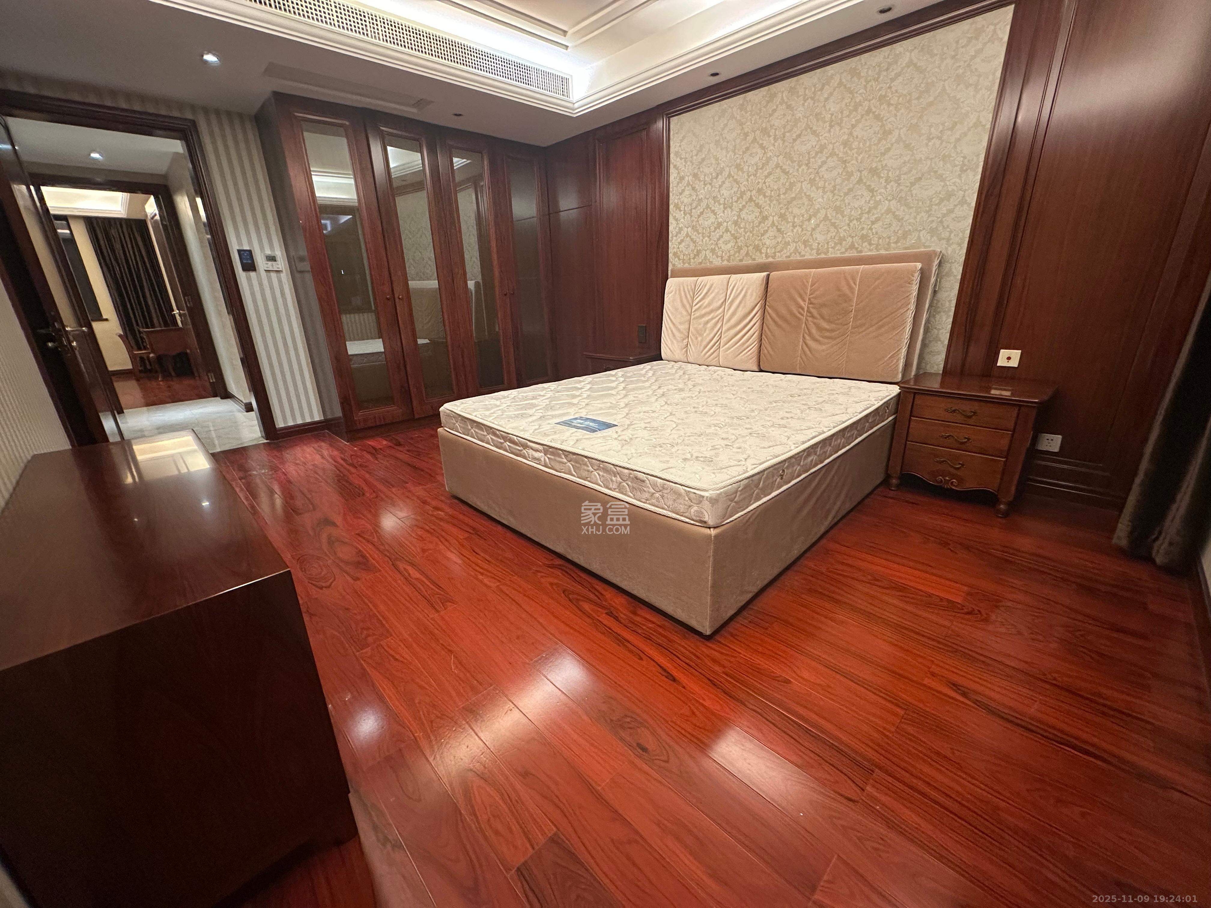 运达中央广场一、二期 3室2厅2卫 8000.0元/月 运达中央广场一、二期 3室2厅2卫 8000.0元/月室内图