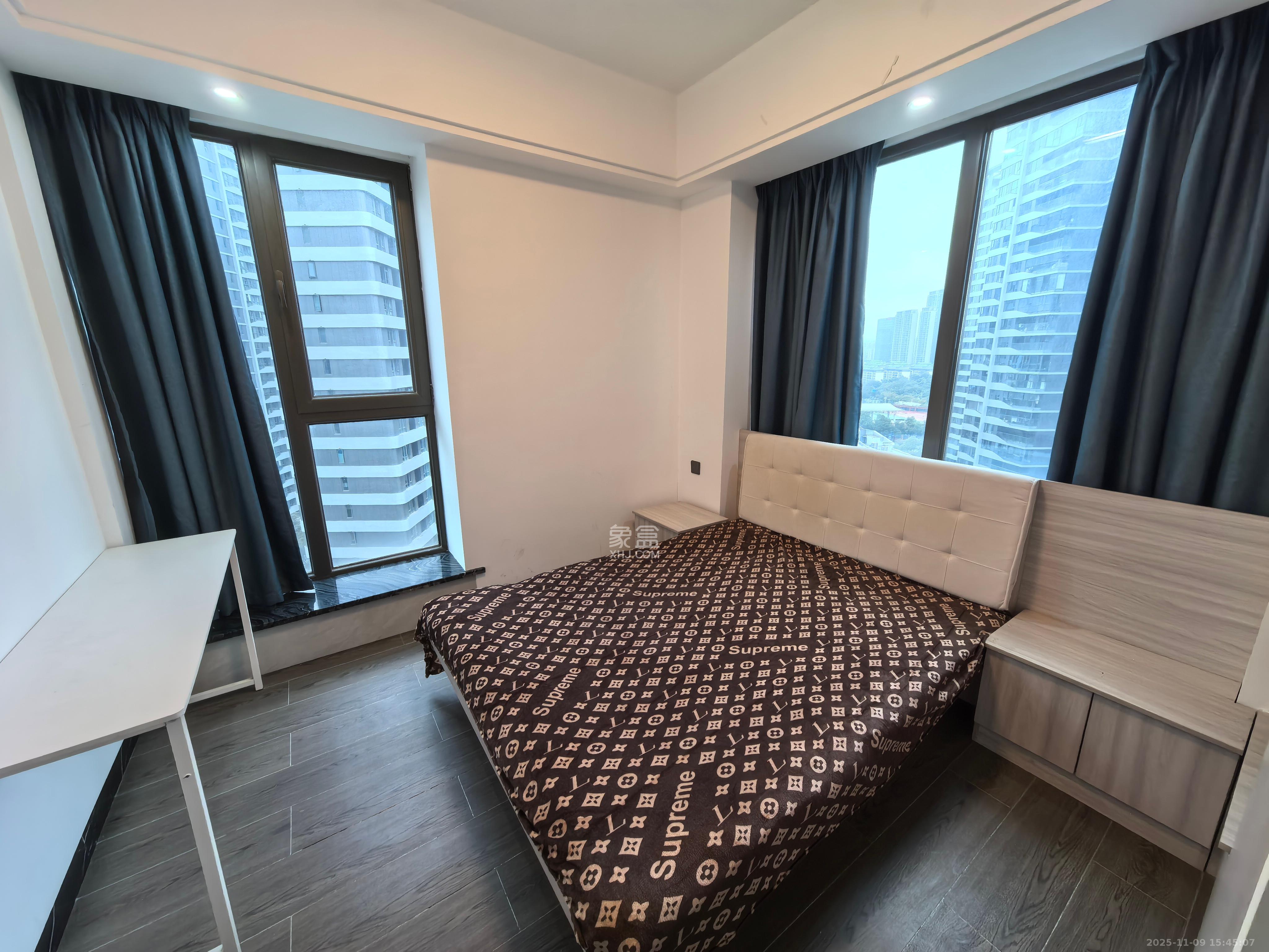 远洋外滩壹号  4室2厅2卫    4900.0元/月室内图