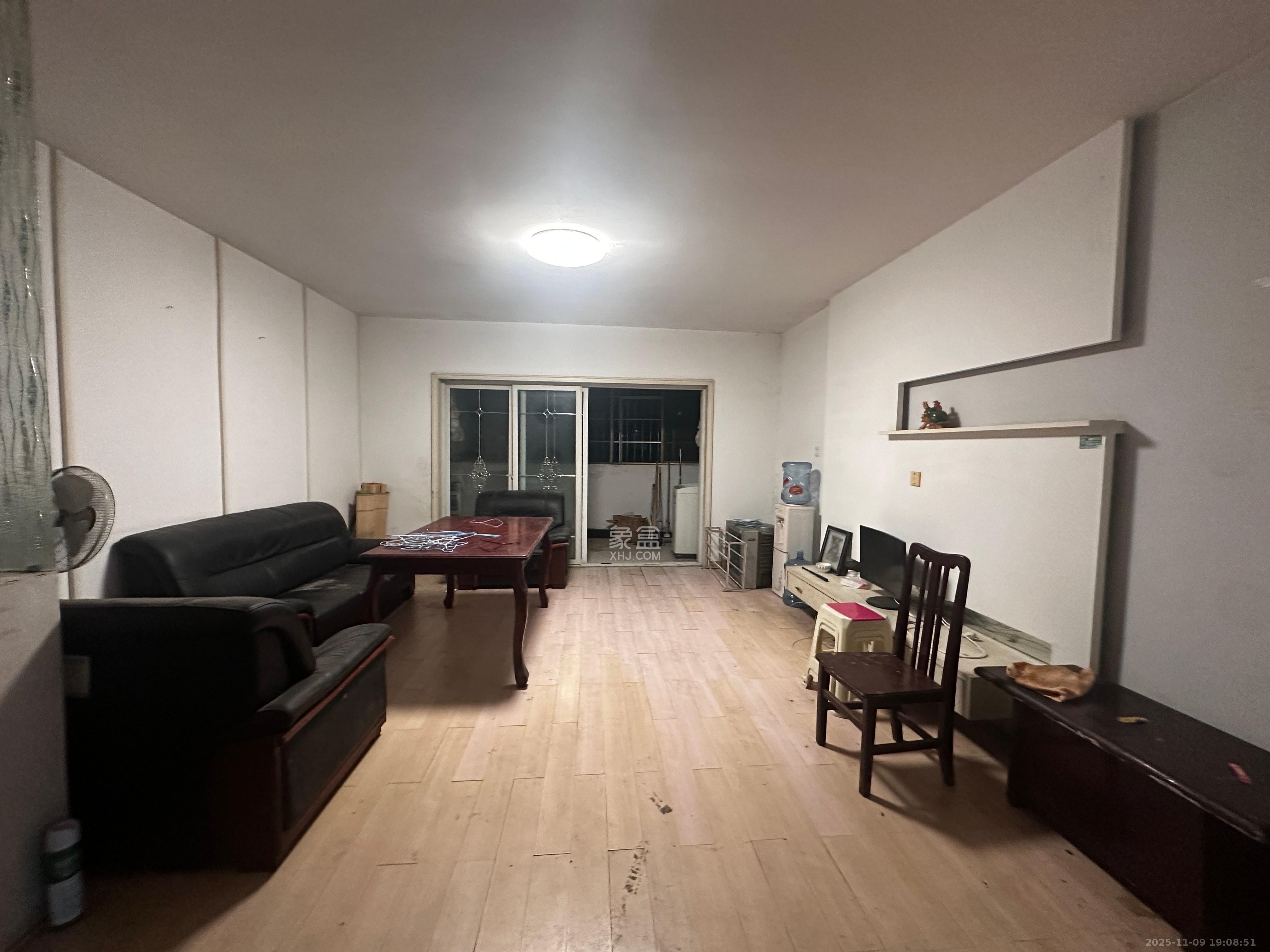 景香苑  4室2厅1卫    2400.0元/月