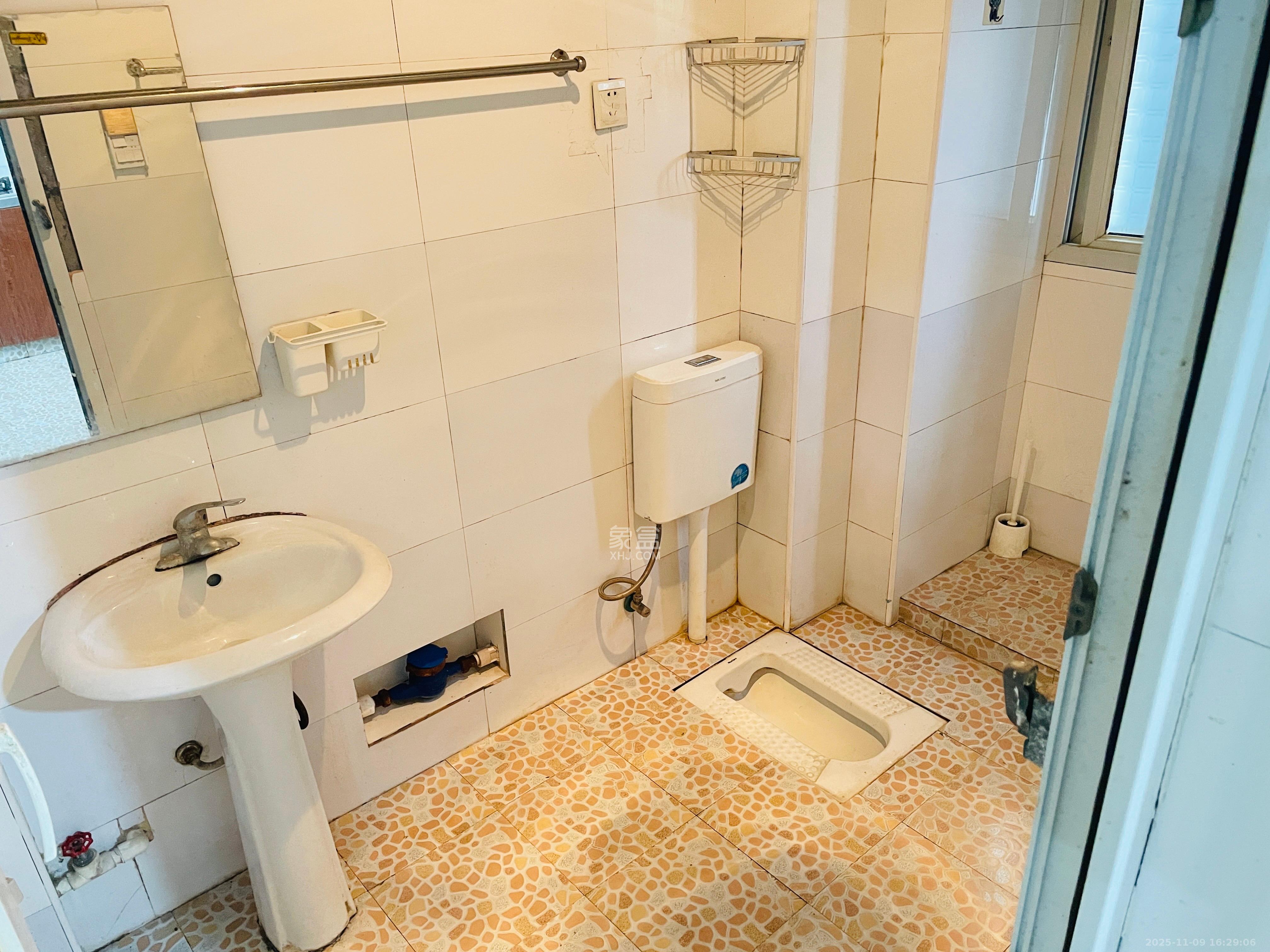 金石蓉园 2室2厅1卫 1500.0元/月 金石蓉园 2室2厅1卫 1500.0元/月室内图