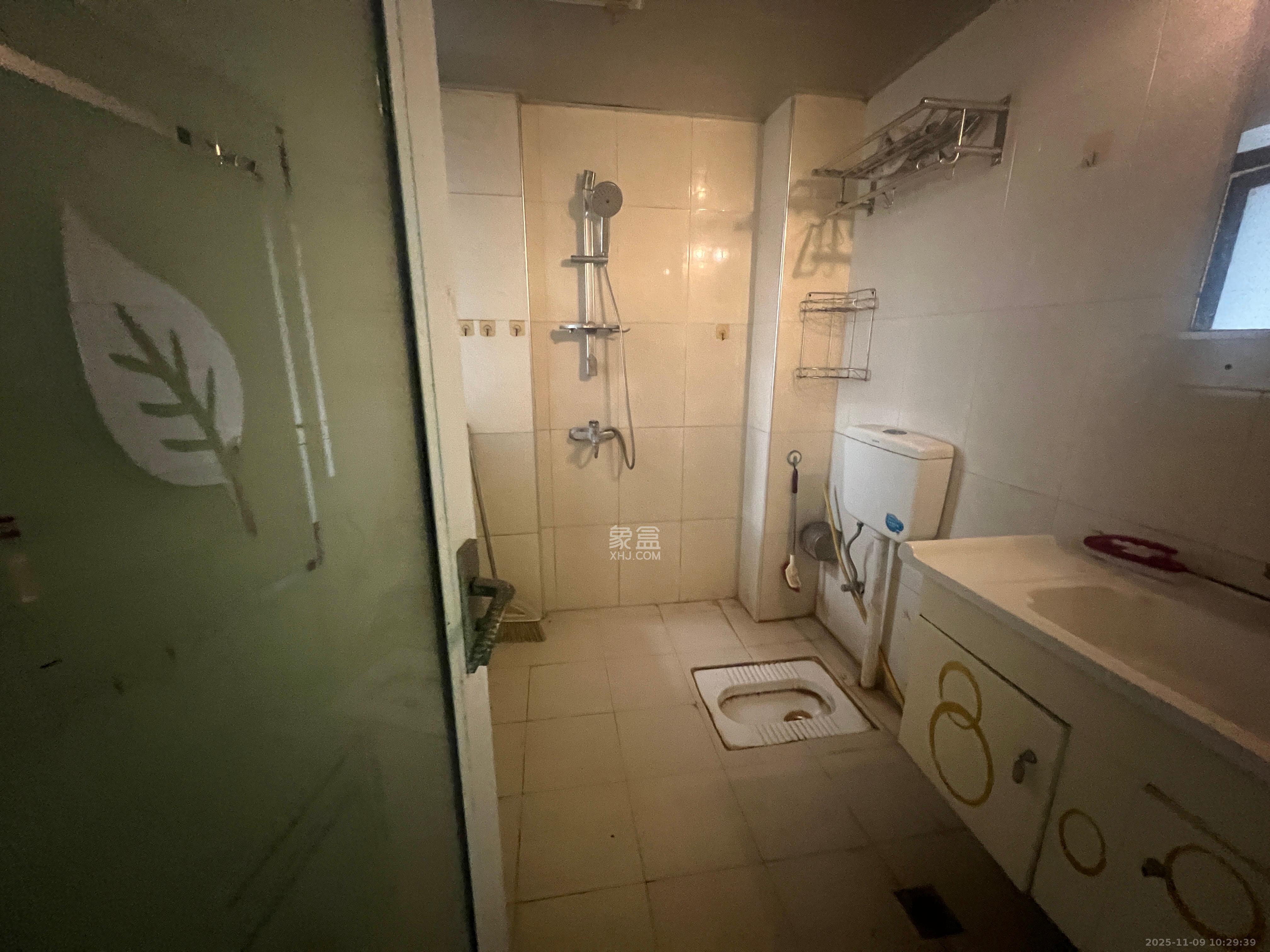 保利麓谷林语E区 3室2厅1卫 2300.0元/月 保利麓谷林语E区 3室2厅1卫 2300.0元/月室内图