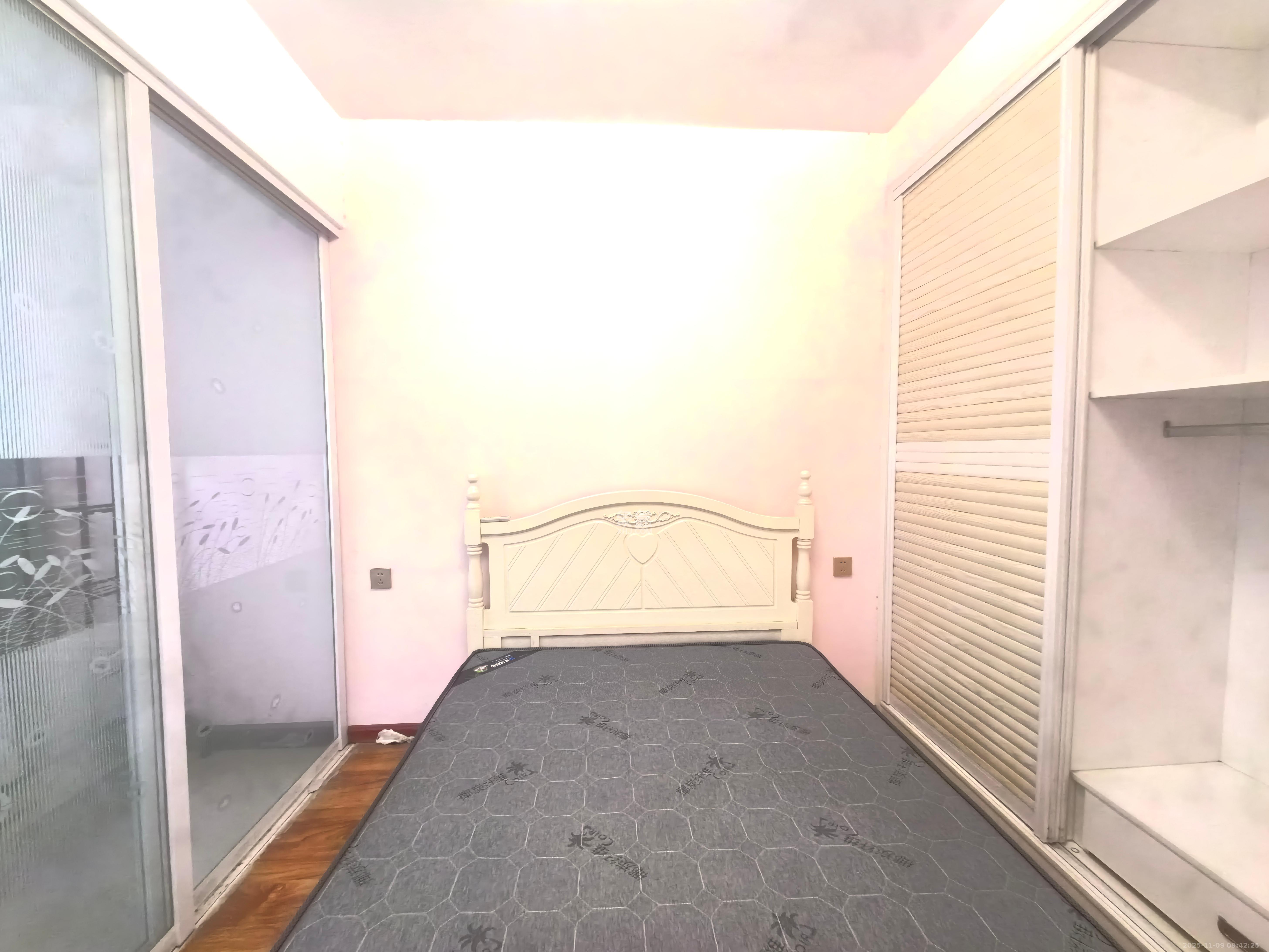 QQ生活馆 1室1厅1卫 1700.0元/月 QQ生活馆 1室1厅1卫 1700.0元/月室内图