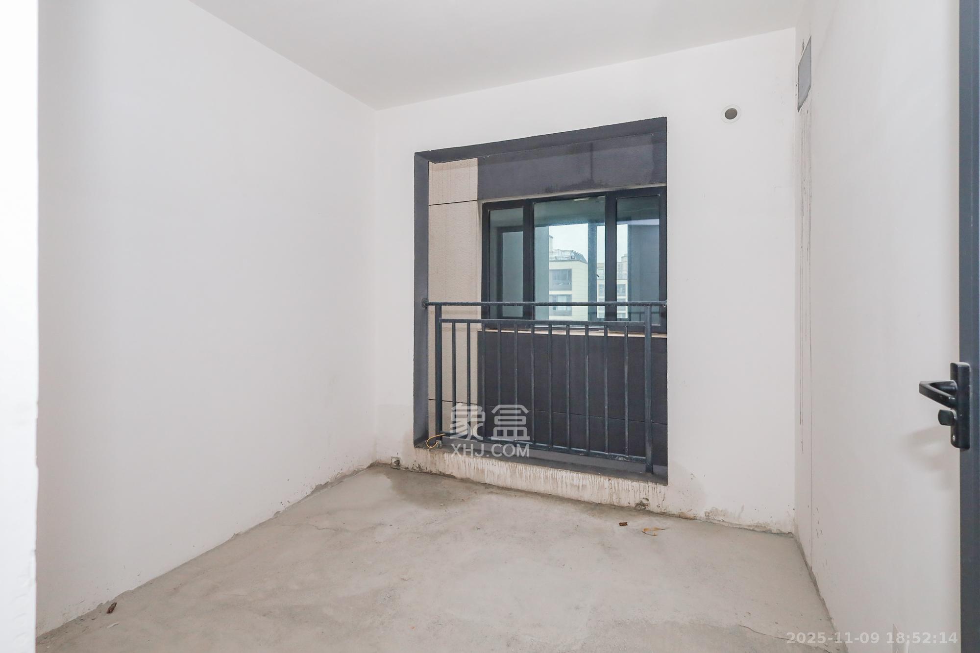 轨道中建麓江府 3室2厅2卫 165.0万 轨道中建麓江府 3室2厅2卫 165.0万卧室