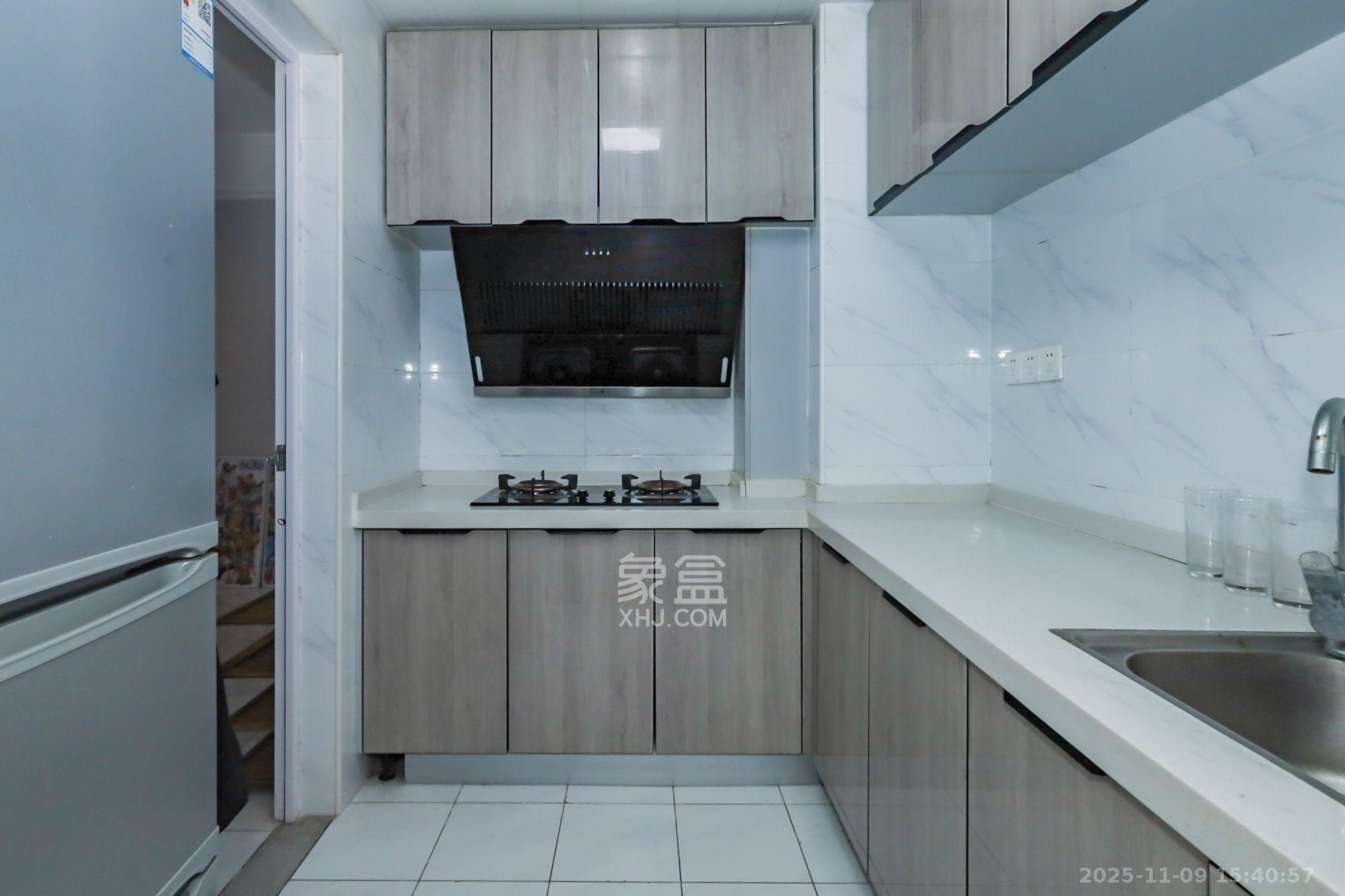 世茂铂翠湾四期(世茂悦享) 3室2厅1卫 2800.0元/月 世茂铂翠湾四期(世茂悦享) 3室2厅1卫 2800.0元/月室内图