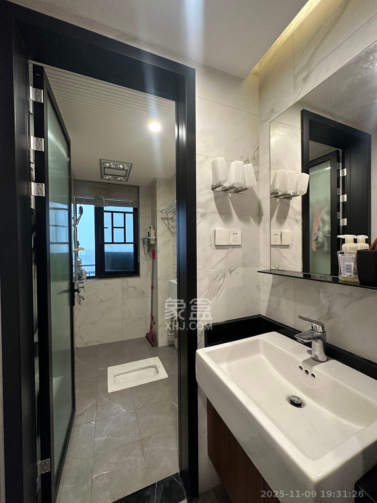 达美溪湖湾 4室2厅3卫 13000.0元/月 达美溪湖湾 4室2厅3卫 13000.0元/月室内图