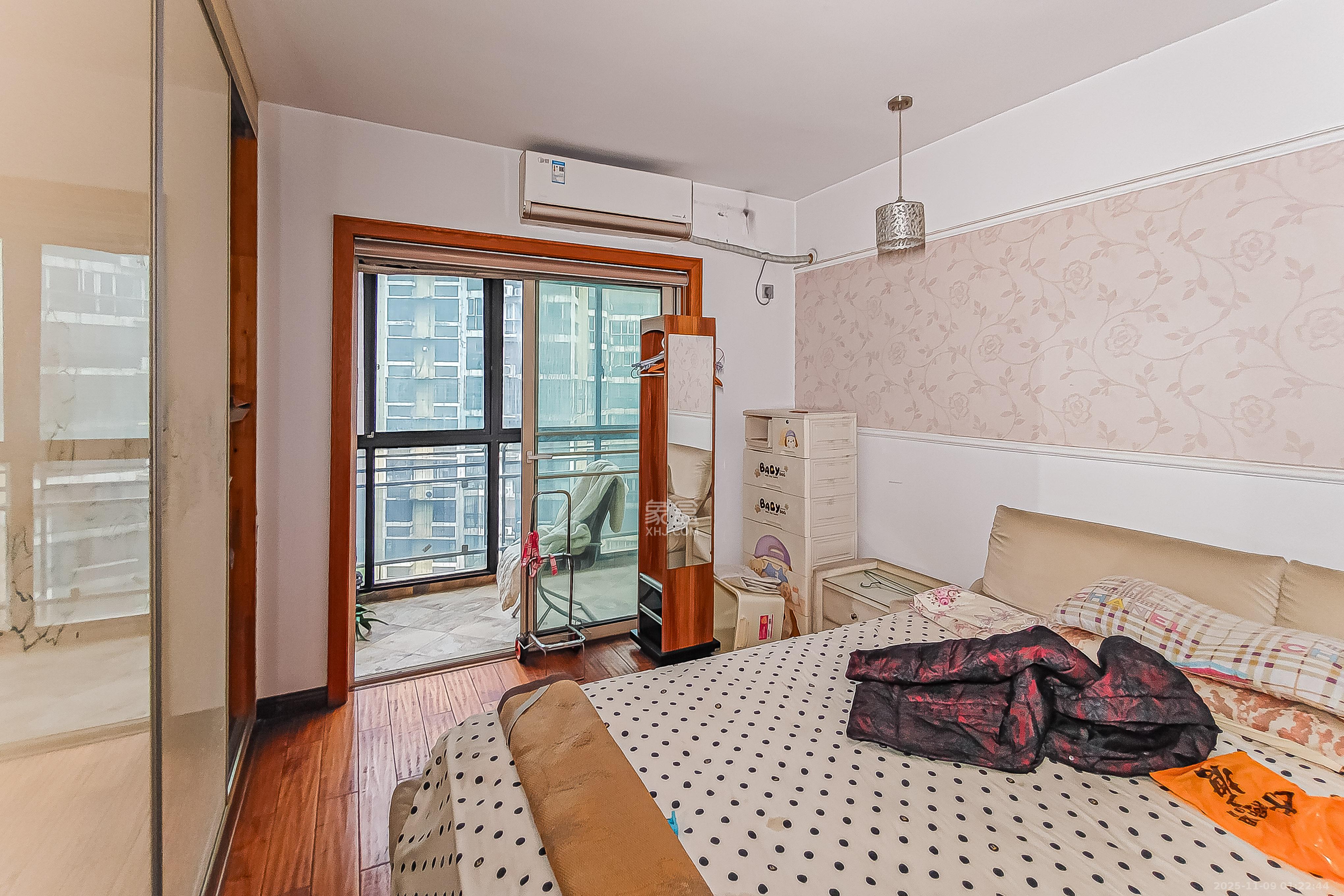 三重星都心  3室2厅2卫    135.0万卧室