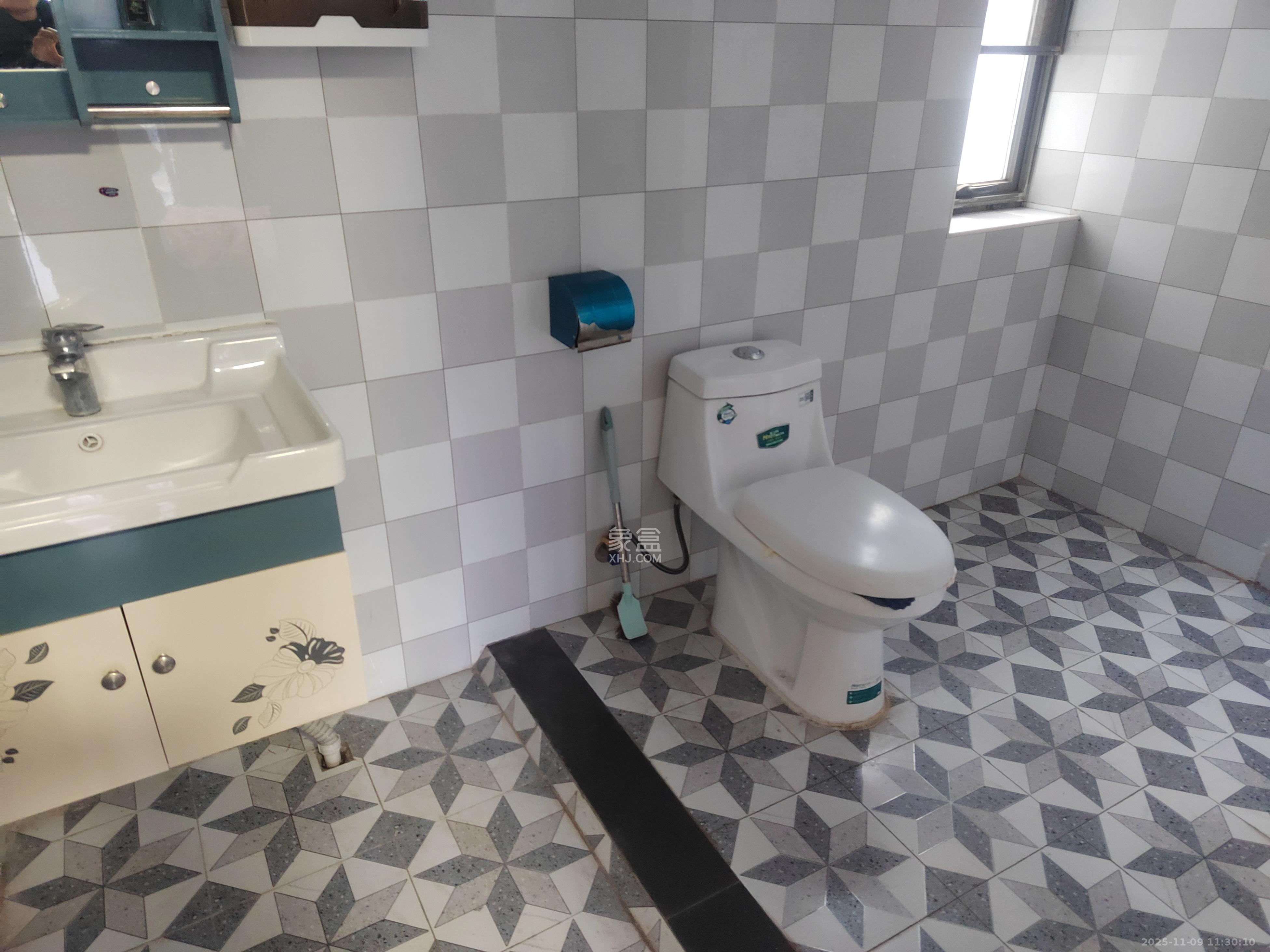 颐和佳园  3室2厅2卫    2600.0元/月室内图