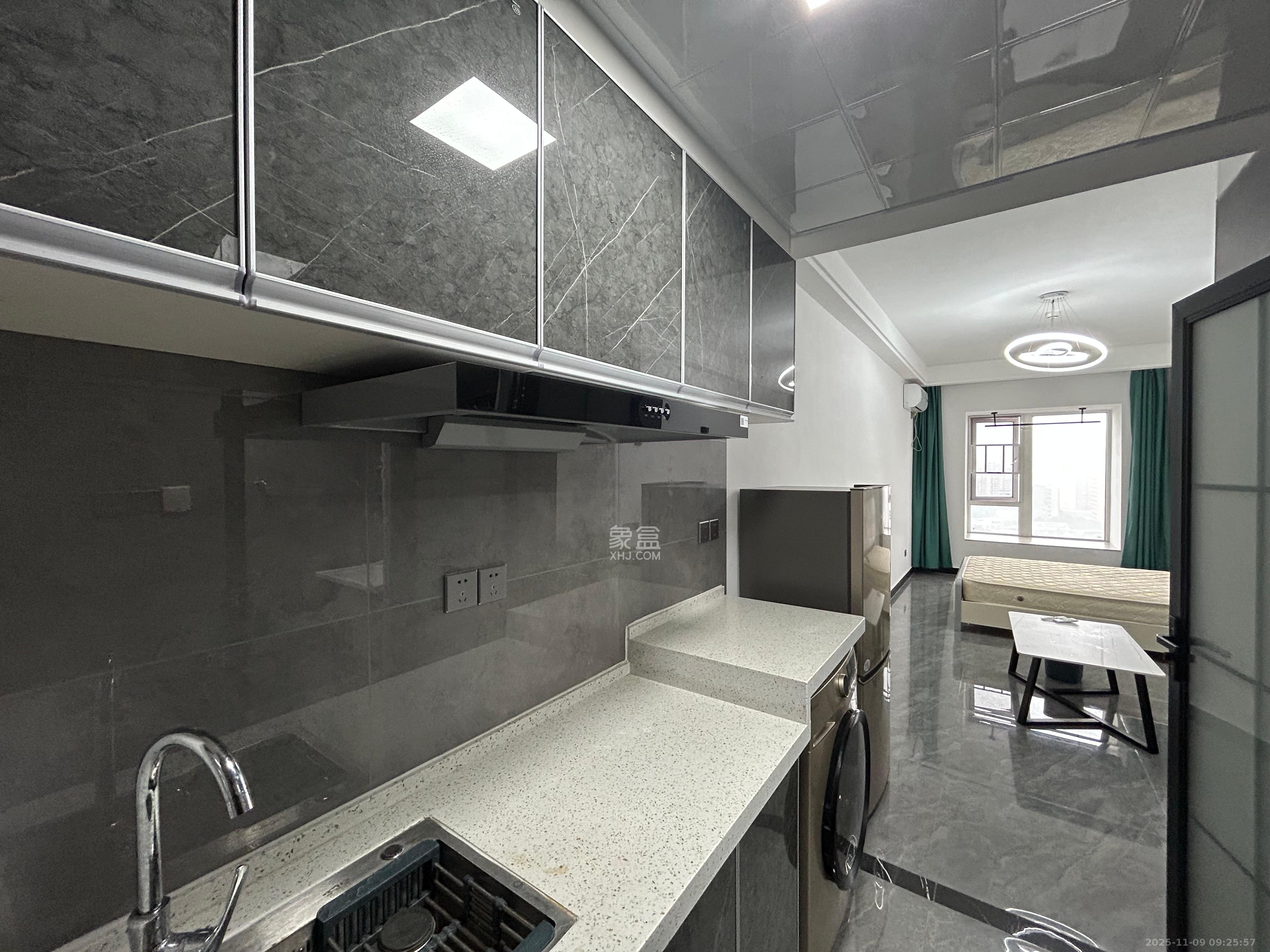 保利香槟国际  1室1厅1卫    1350.0元/月室内图