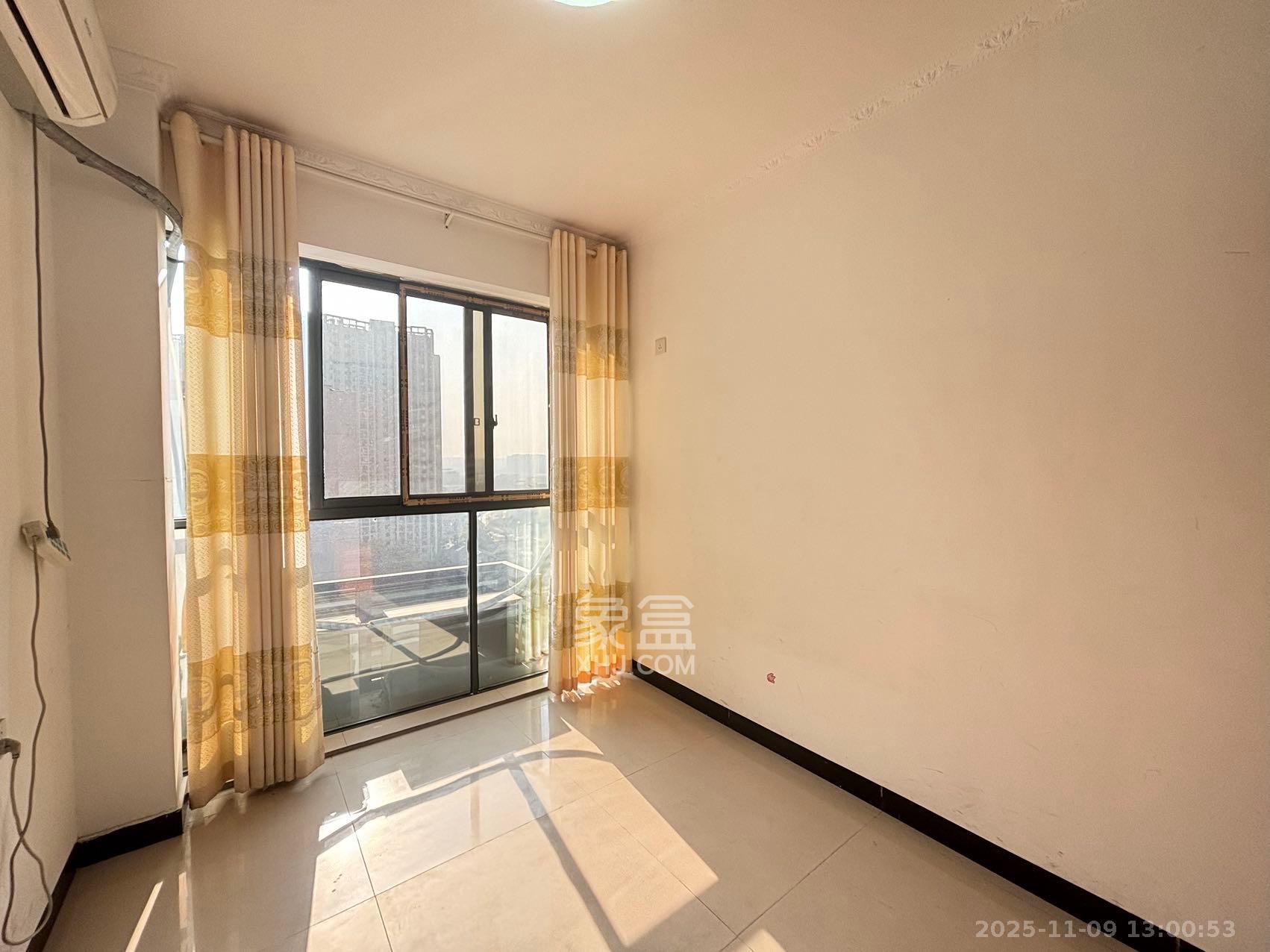 中南红领邦（红星嘉和苑）  3室2厅2卫    2000.0元/月室内图