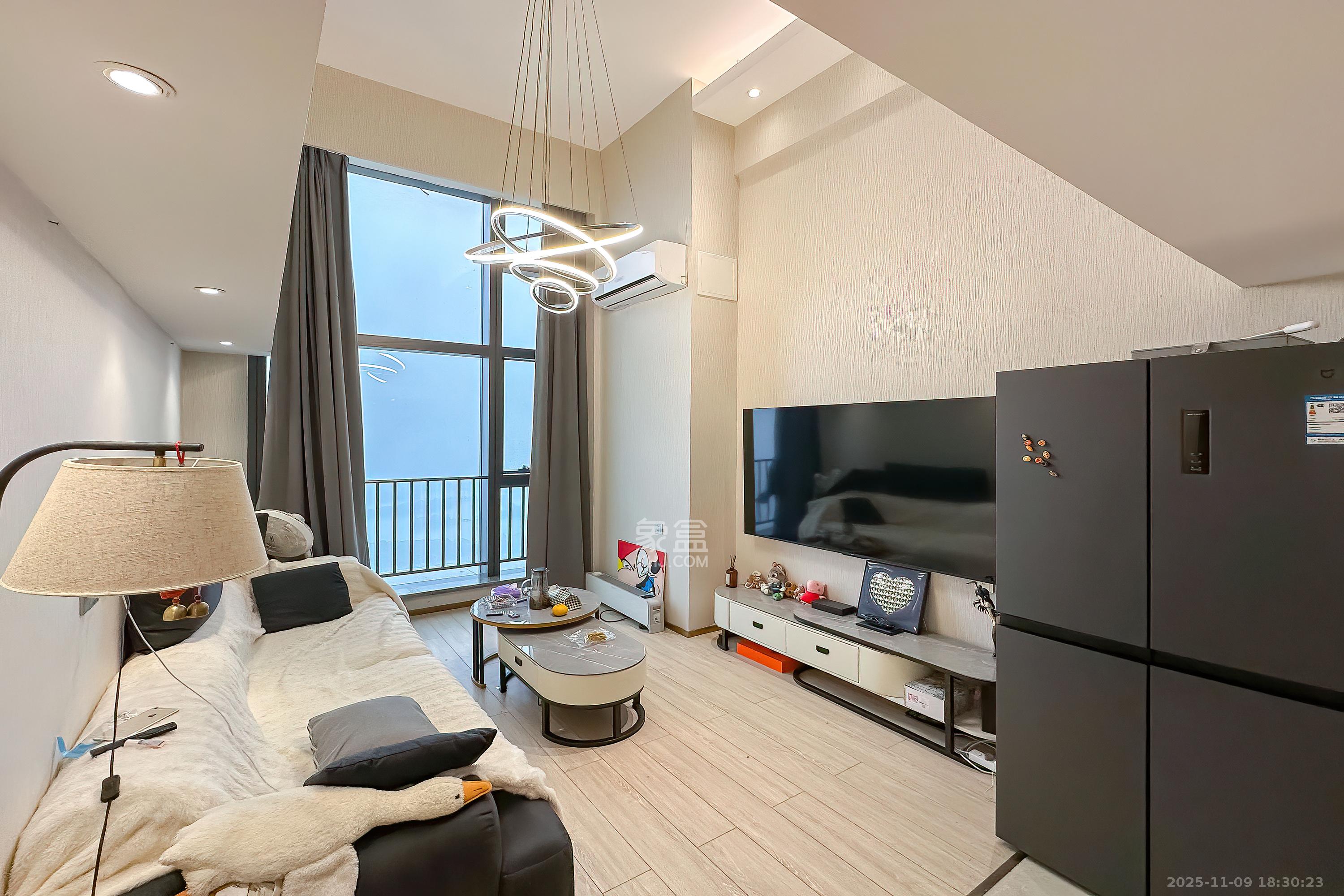 华远华时代 3室2厅2卫 88.8万 华远华时代 3室2厅2卫 88.8万客厅