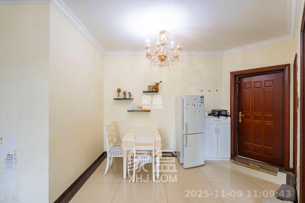 恒大雅苑 2室2厅1卫 2300.0元/月 恒大雅苑 2室2厅1卫 2300.0元/月室内图