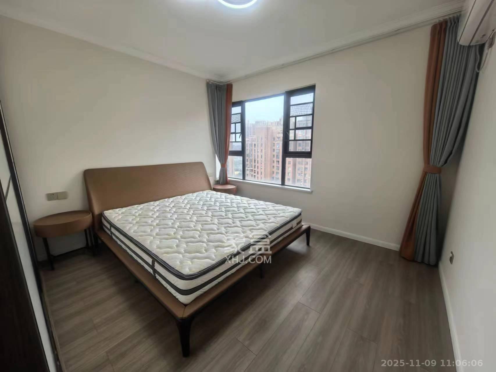 三一街区  3室2厅2卫    2600.0元/月室内图