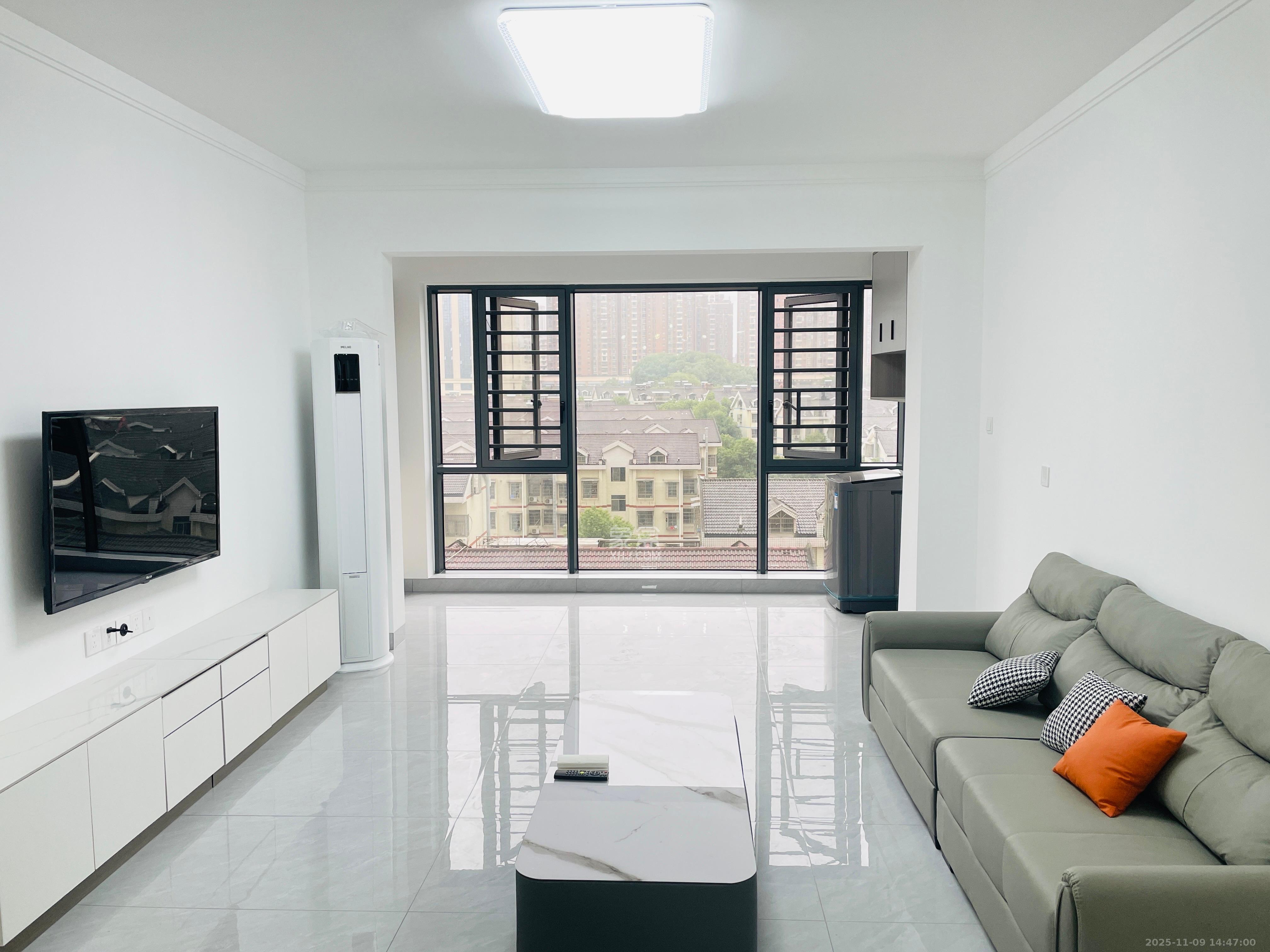 金石蓉园  2室2厅1卫    2300.0元/月