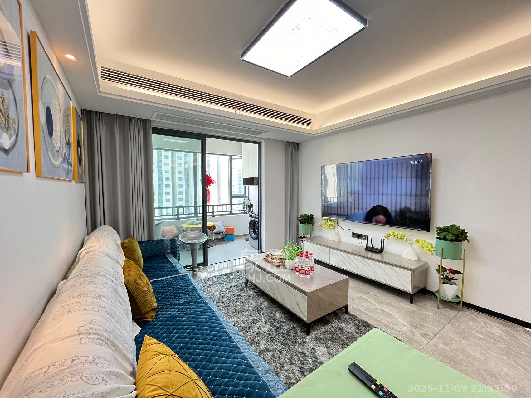 欣利梅溪左岸  3室2厅2卫    3200.0元/月