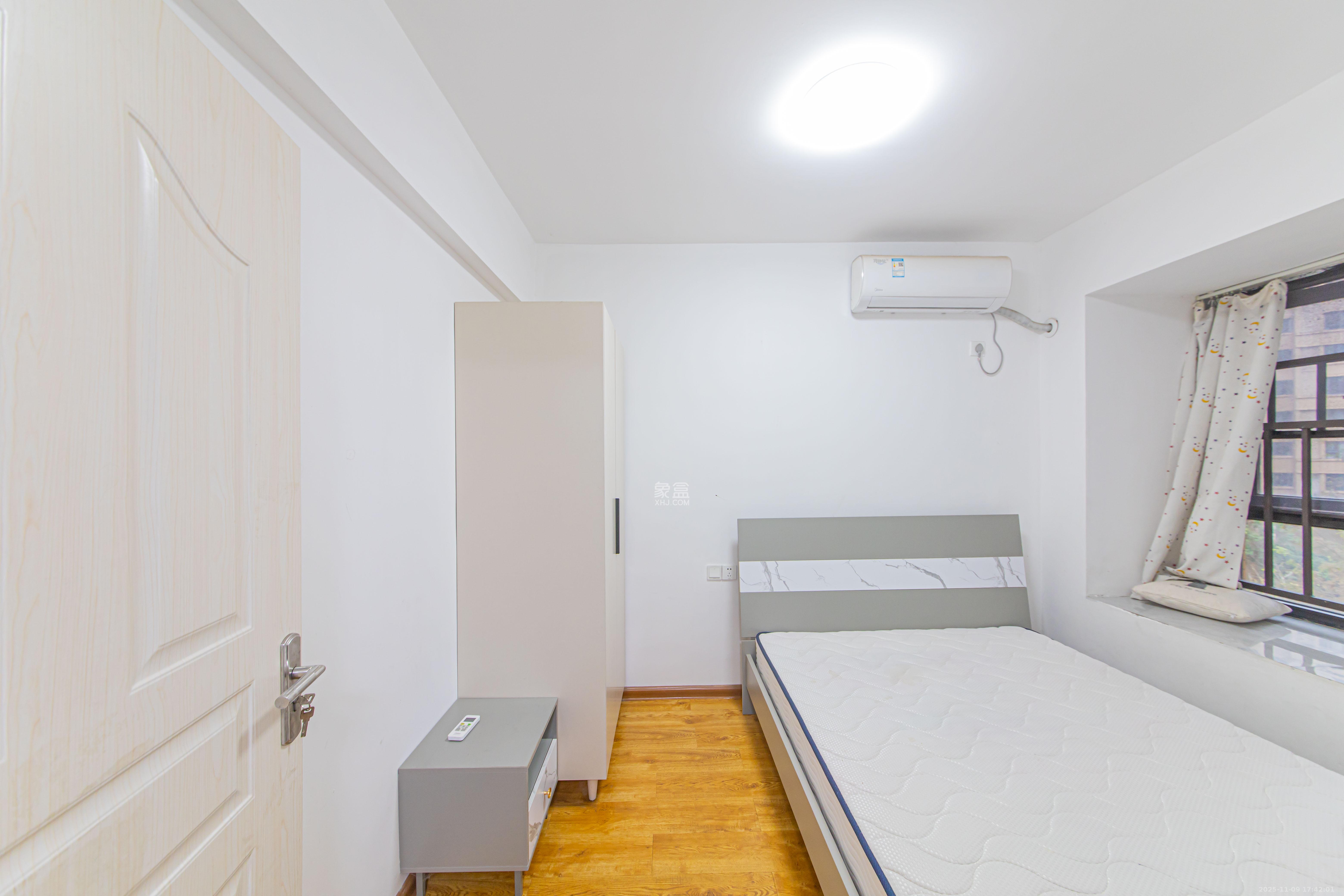 北辰中央公园C区  3室2厅2卫    70.0万卧室