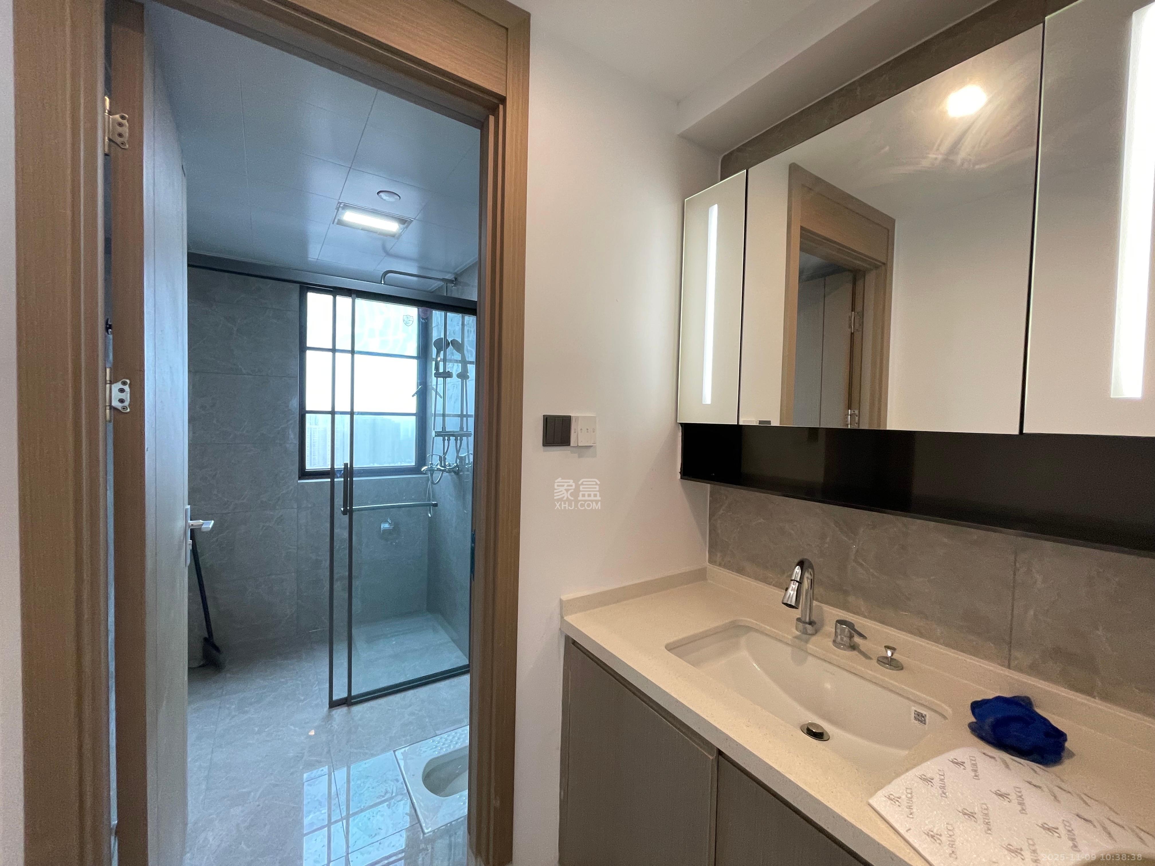 长房星城天地  3室2厅2卫    7000.0元/月室内图