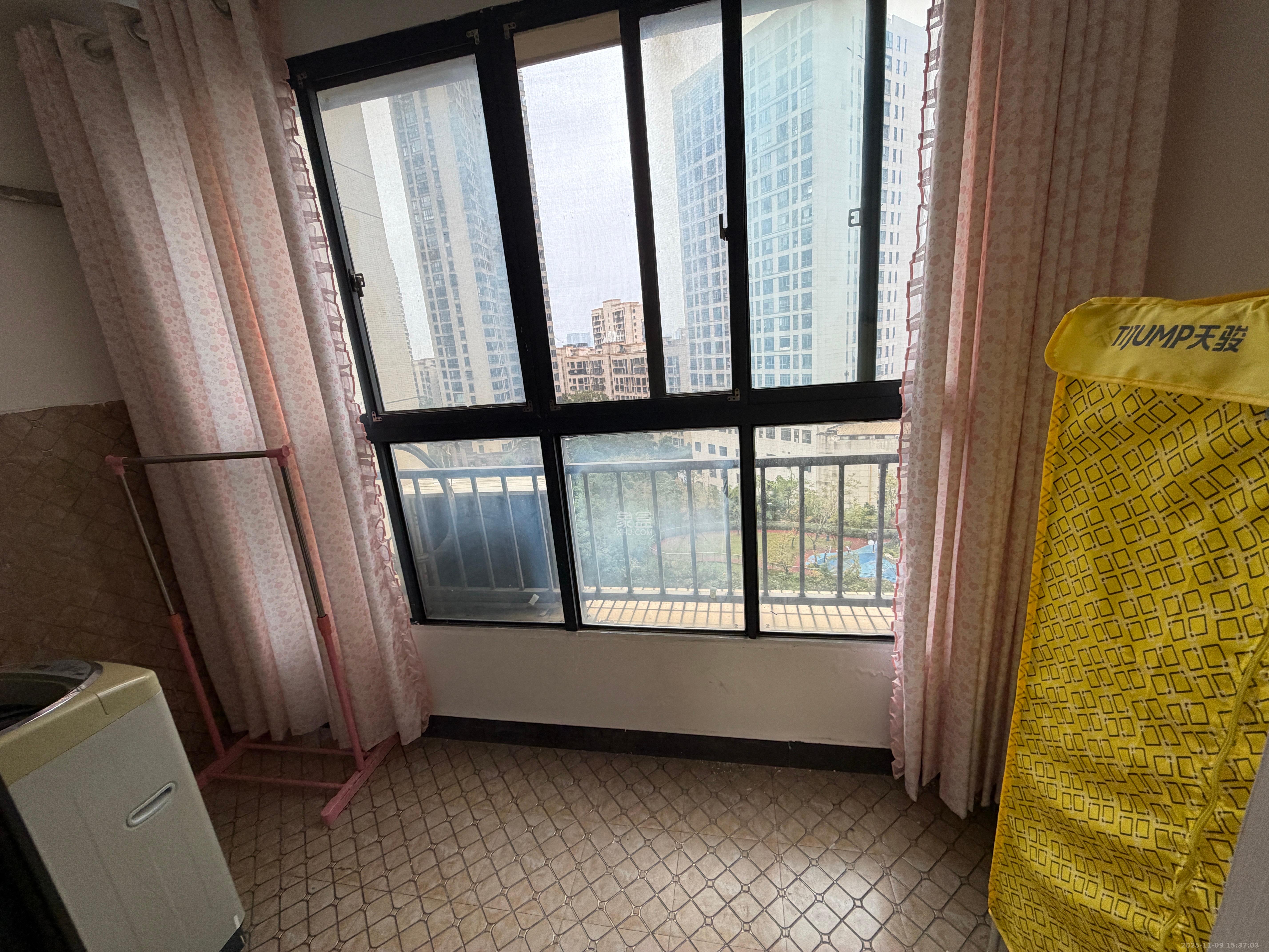 保利麓谷林语I区  1室1厅1卫    1350.0元/月室内图