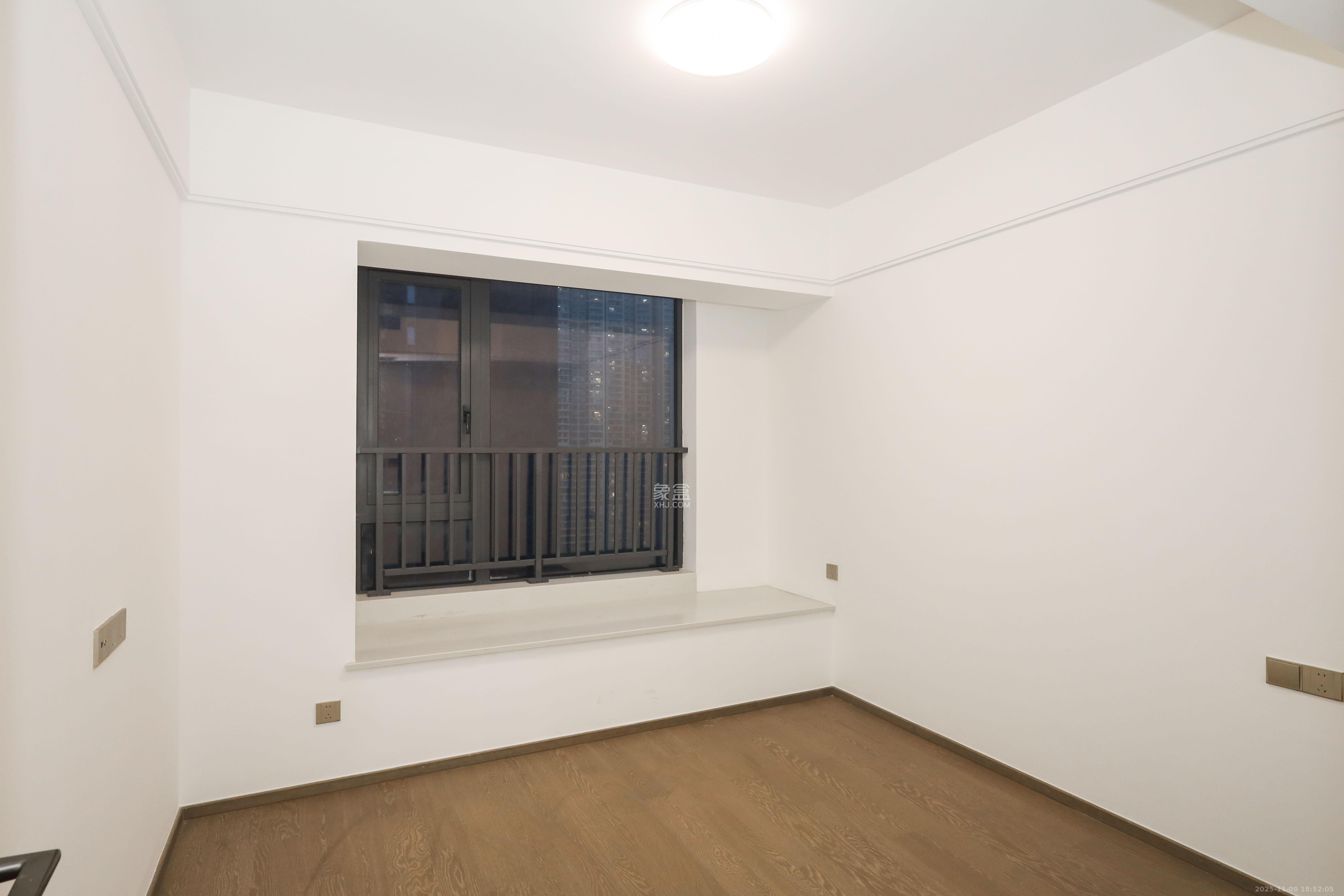 绿城招商桂语雲峯  4室2厅2卫    288.0万卧室