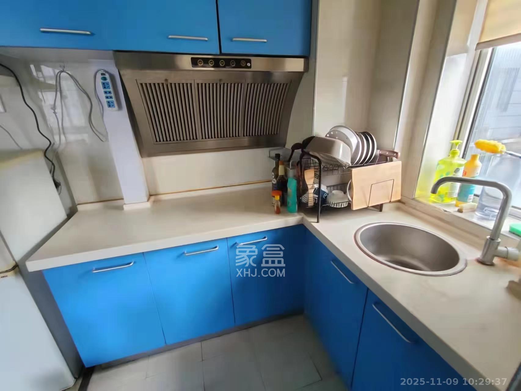 君临国际 1室1厅1卫 1700.0元/月 君临国际 1室1厅1卫 1700.0元/月室内图