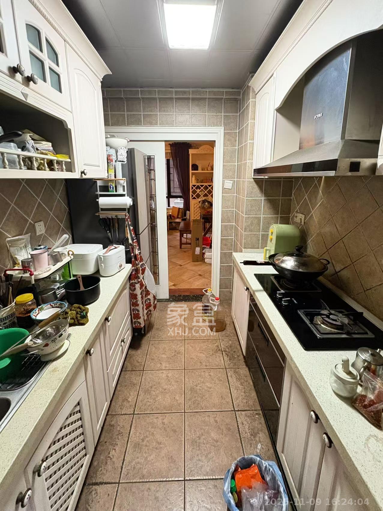 华润凤凰城一期  3室2厅1卫    1800.0元/月室内图