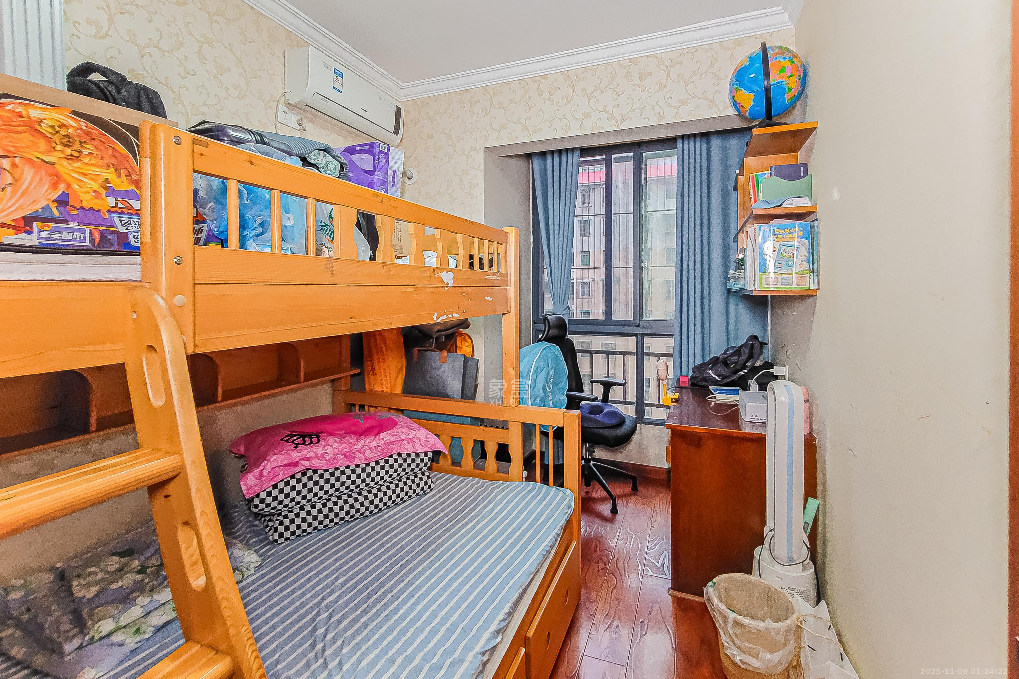 万博汇 4室2厅2卫 260.0万 万博汇 4室2厅2卫 260.0万卧室