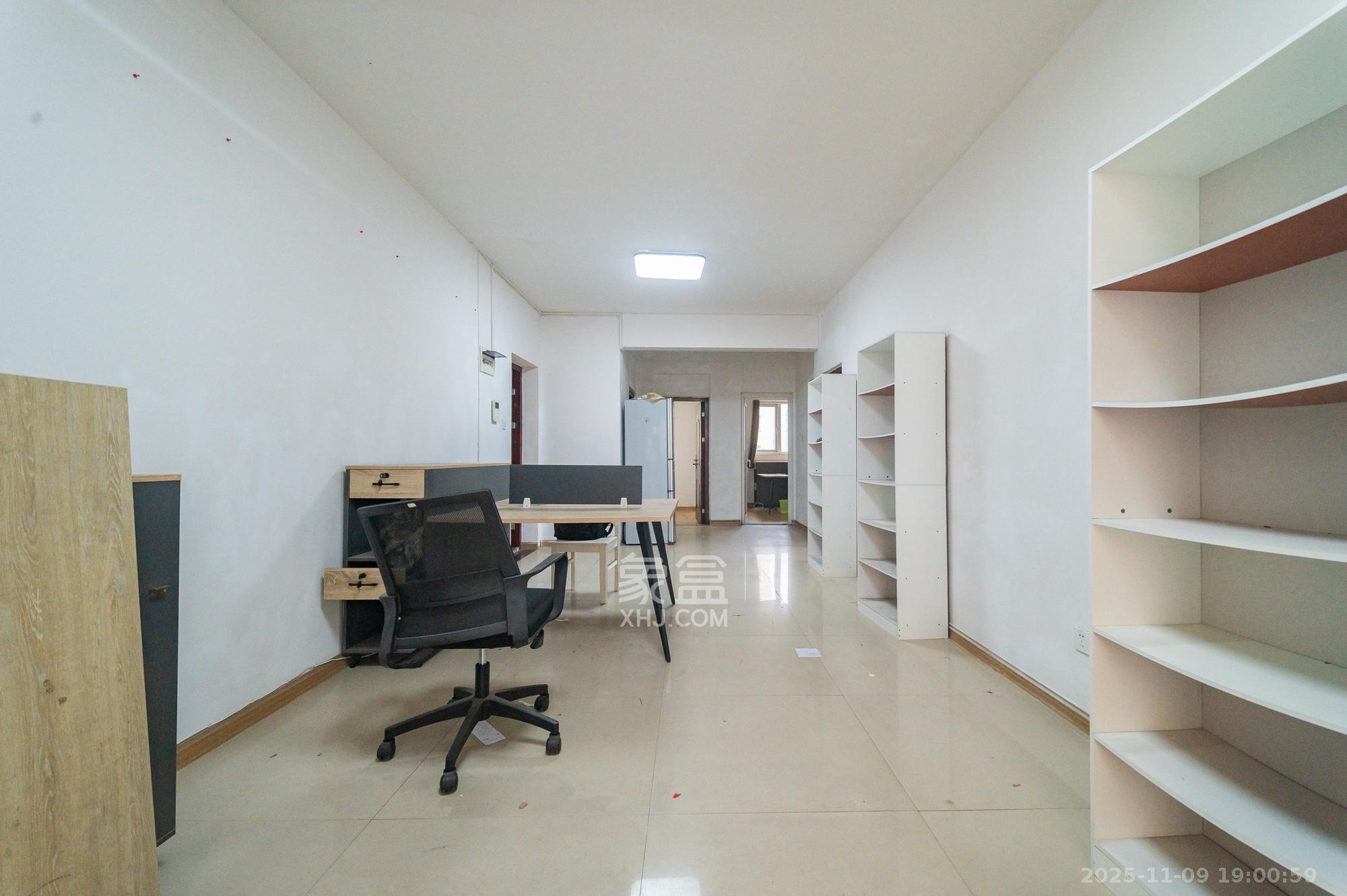 MOMA当代广场  4室2厅2卫    75.8万