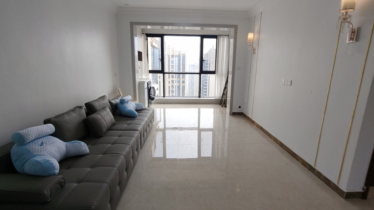 恒大名都  3室2厅1卫    1500.0元/月室内图