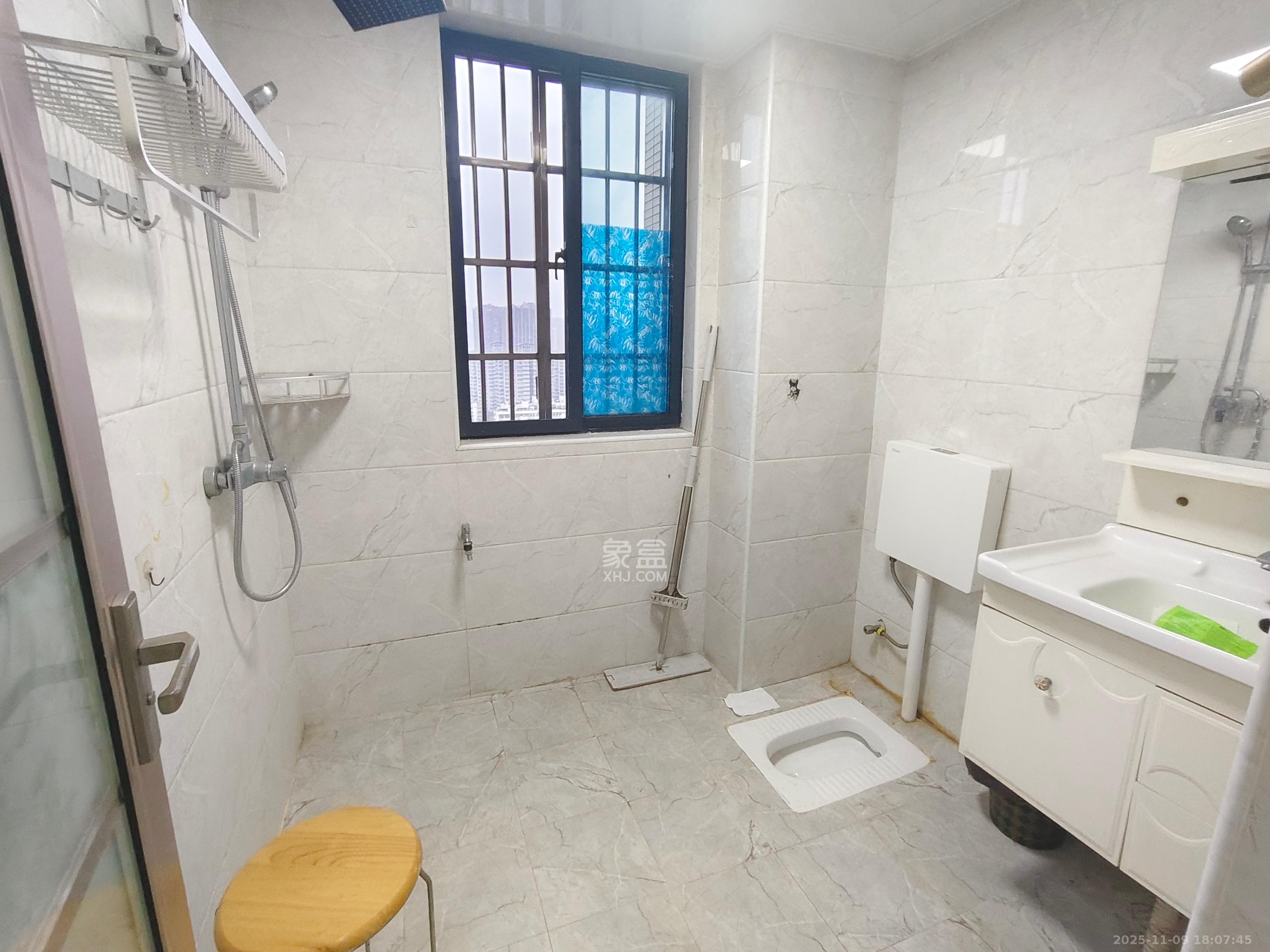 古汉国际广场  3室2厅1卫    2500.0元/月室内图