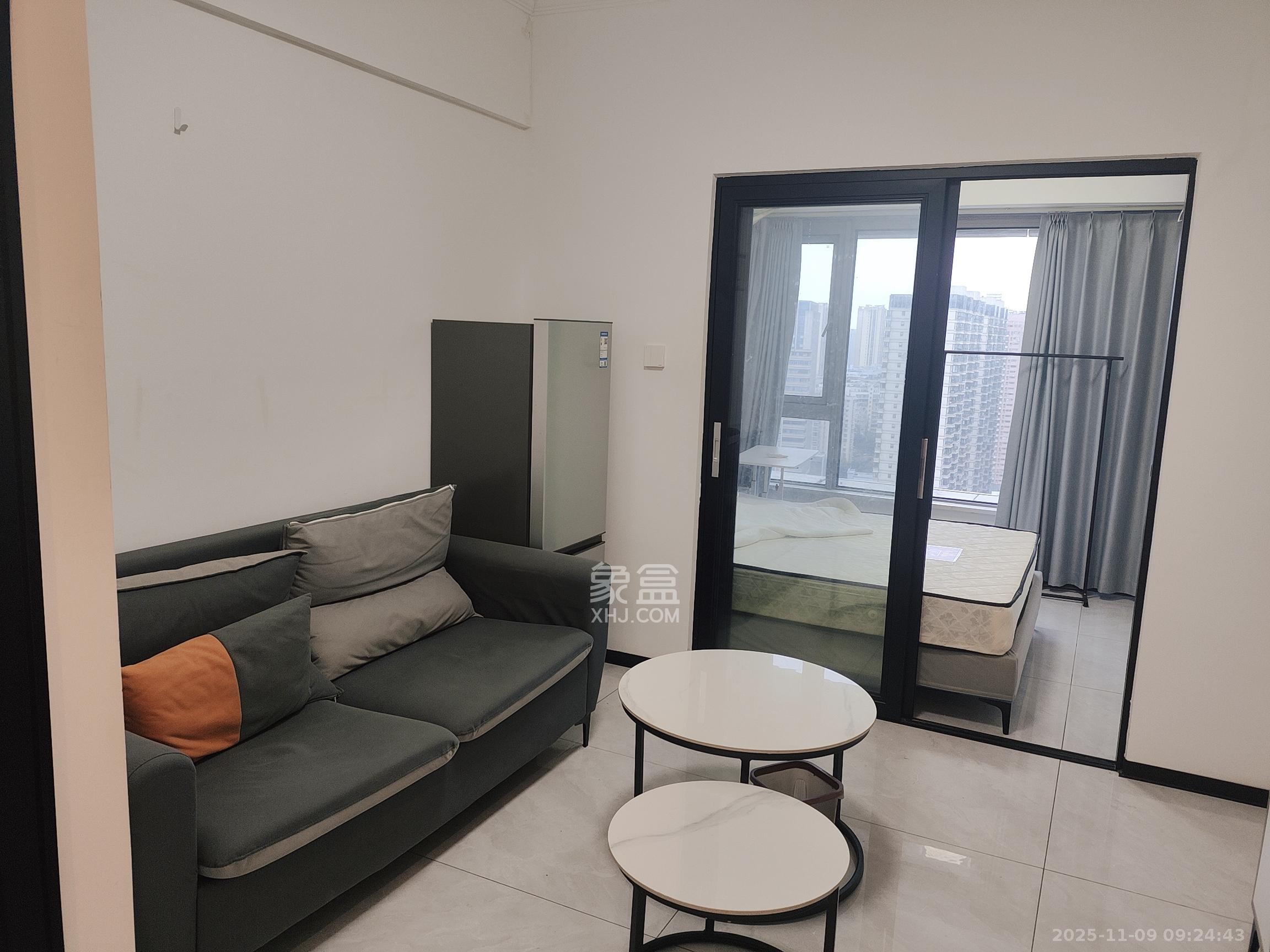 保利天禧EF区  1室0厅0卫    1800.0元/月