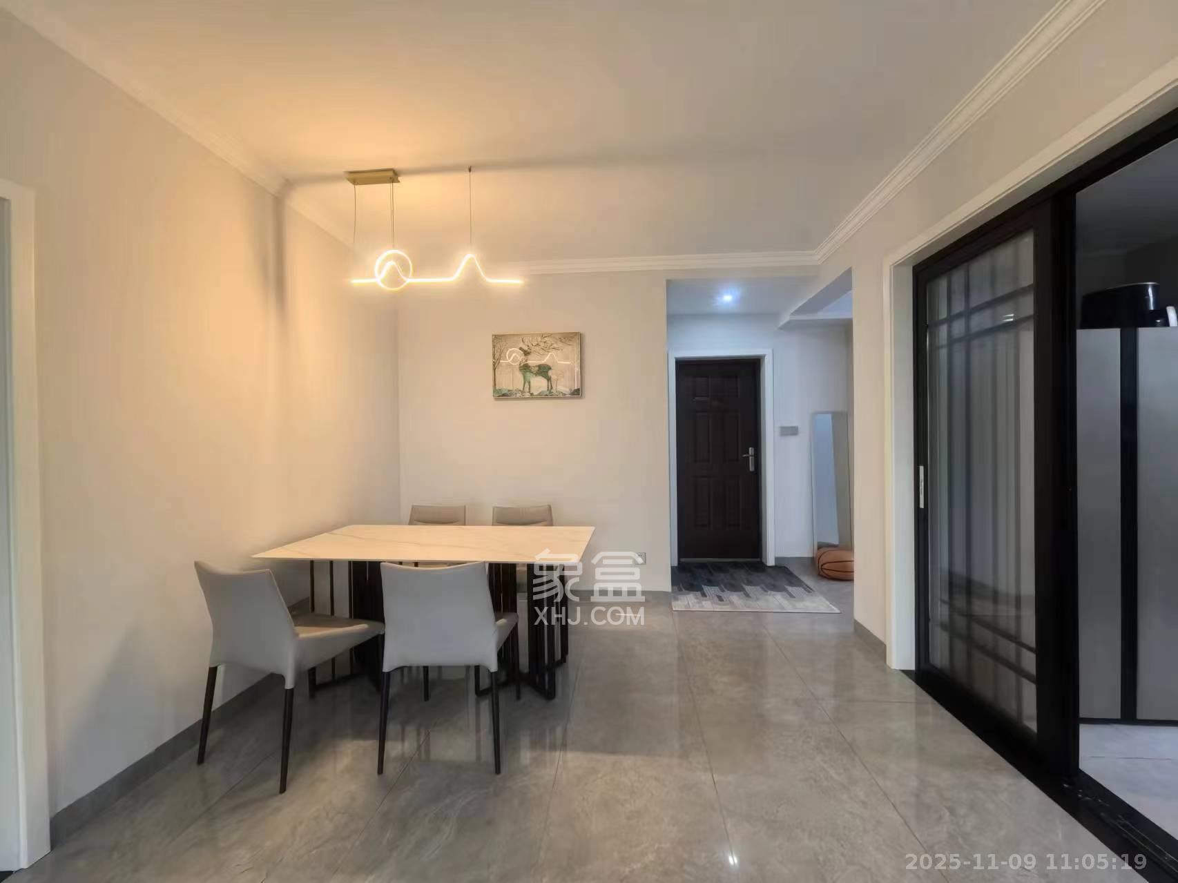 三一街区  3室2厅2卫    2600.0元/月室内图