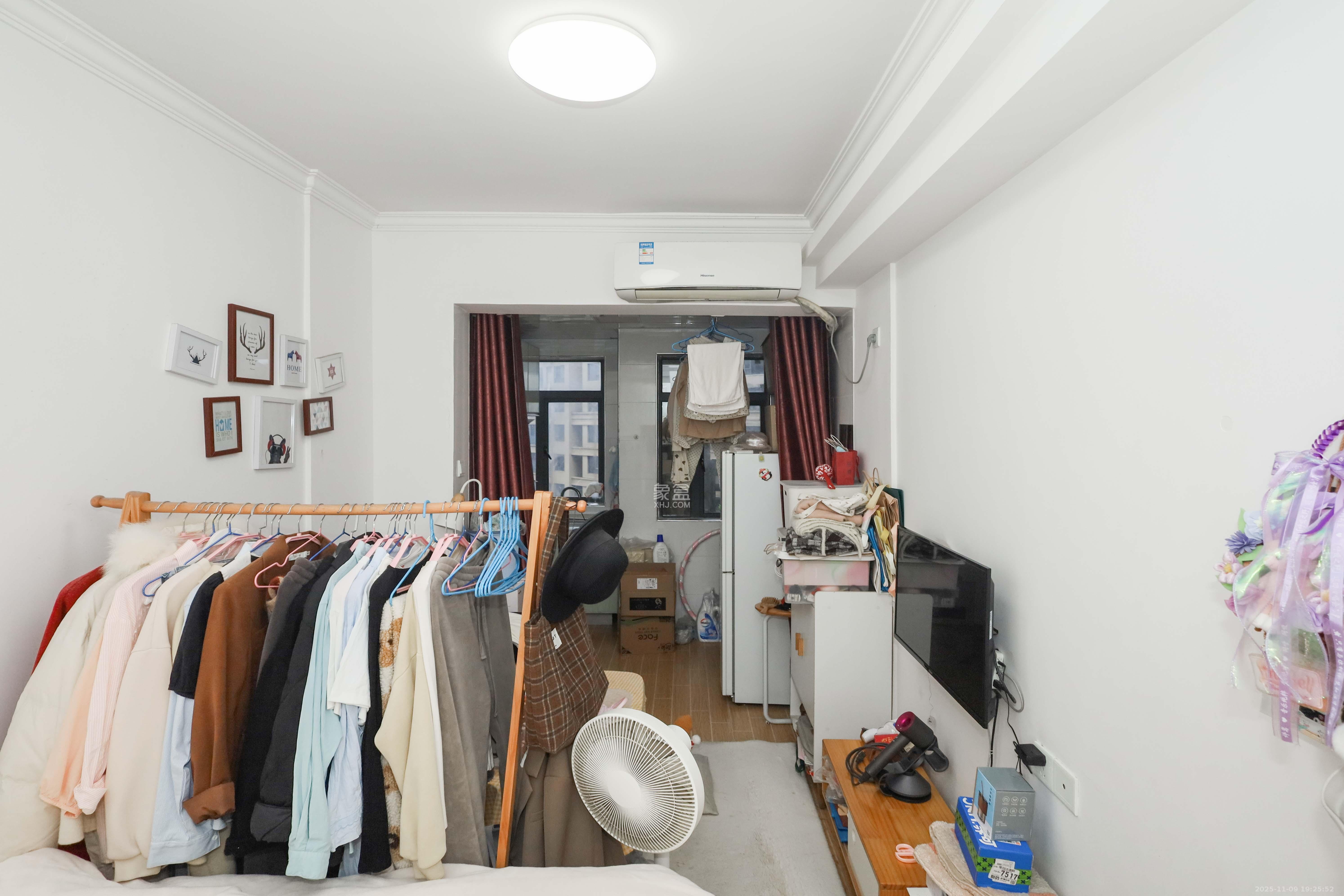 保利麓谷林语I区  1室0厅0卫    22.0万客厅