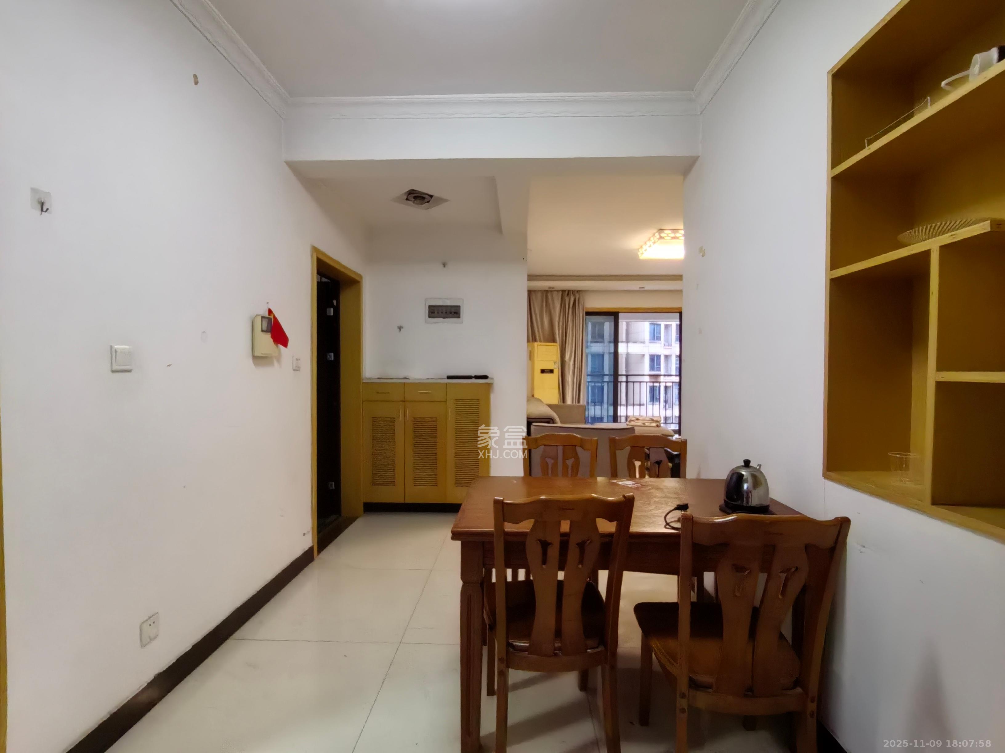 保利麓谷林语A区  3室2厅1卫    2400.0元/月室内图