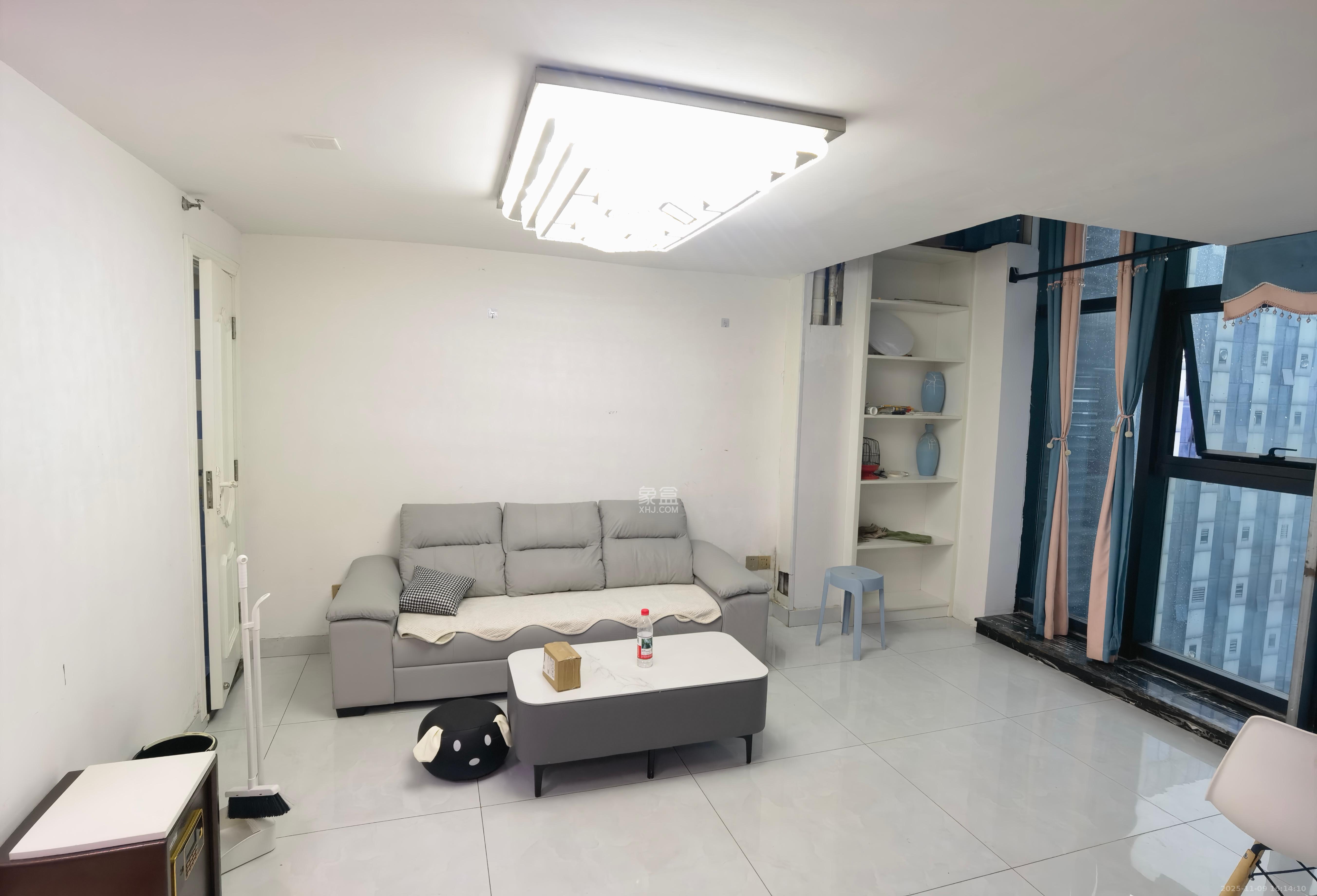 东盈商业广场(华泉城市广场) 2室1厅1卫 2300.0元/月 东盈商业广场(华泉城市广场) 2室1厅1卫 2300.0元/月室内图