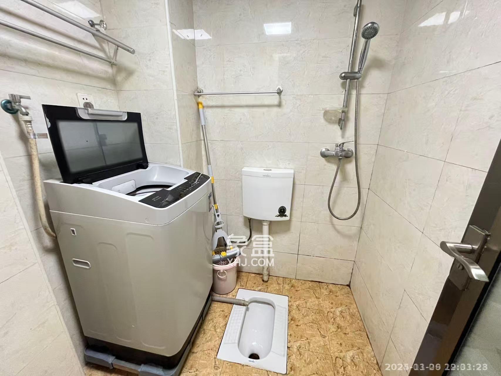 麓山枫情  2室1厅1卫    2100.0元/月室内图