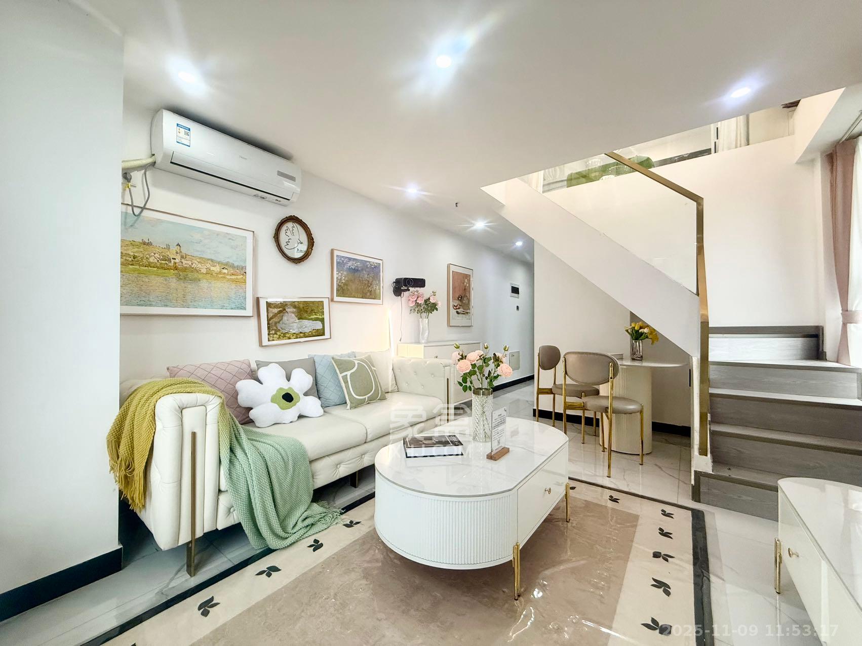 君悦新天地  2室2厅1卫    2700.0元/月