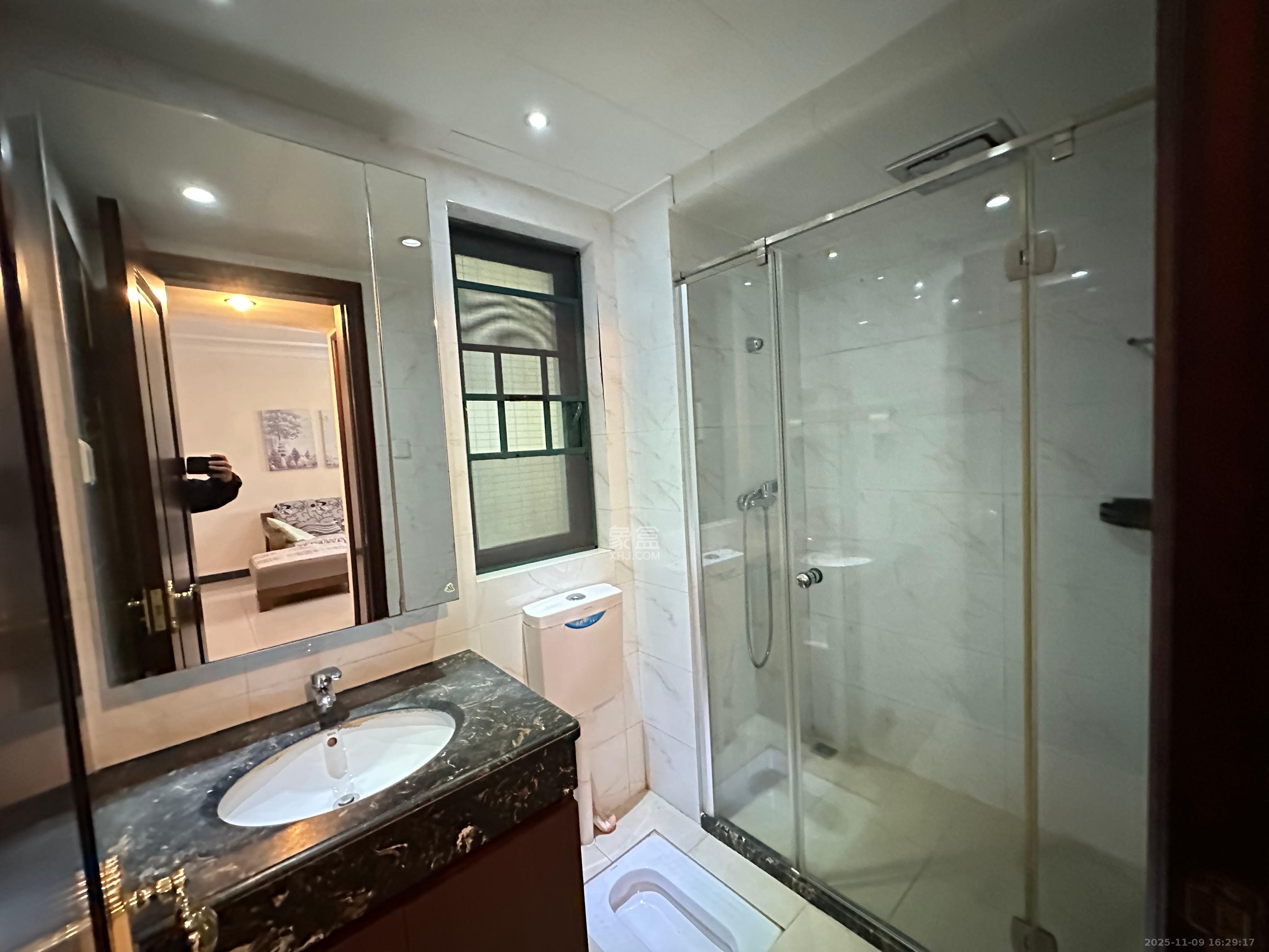 恒大雅苑 3室2厅2卫 2800.0元/月 恒大雅苑 3室2厅2卫 2800.0元/月室内图