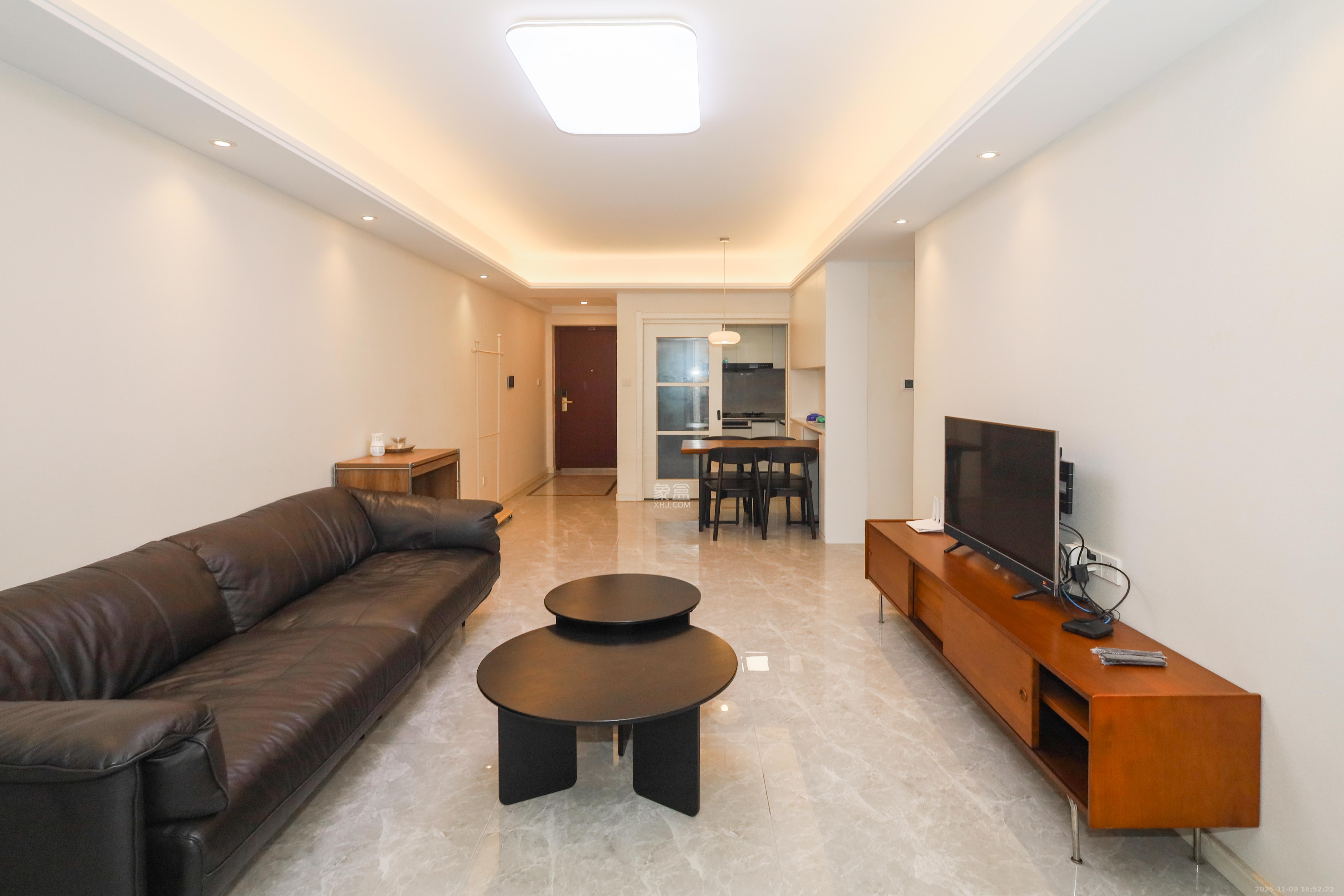 万科金色梦想B区 3室2厅2卫 110.0万 万科金色梦想B区 3室2厅2卫 110.0万客厅