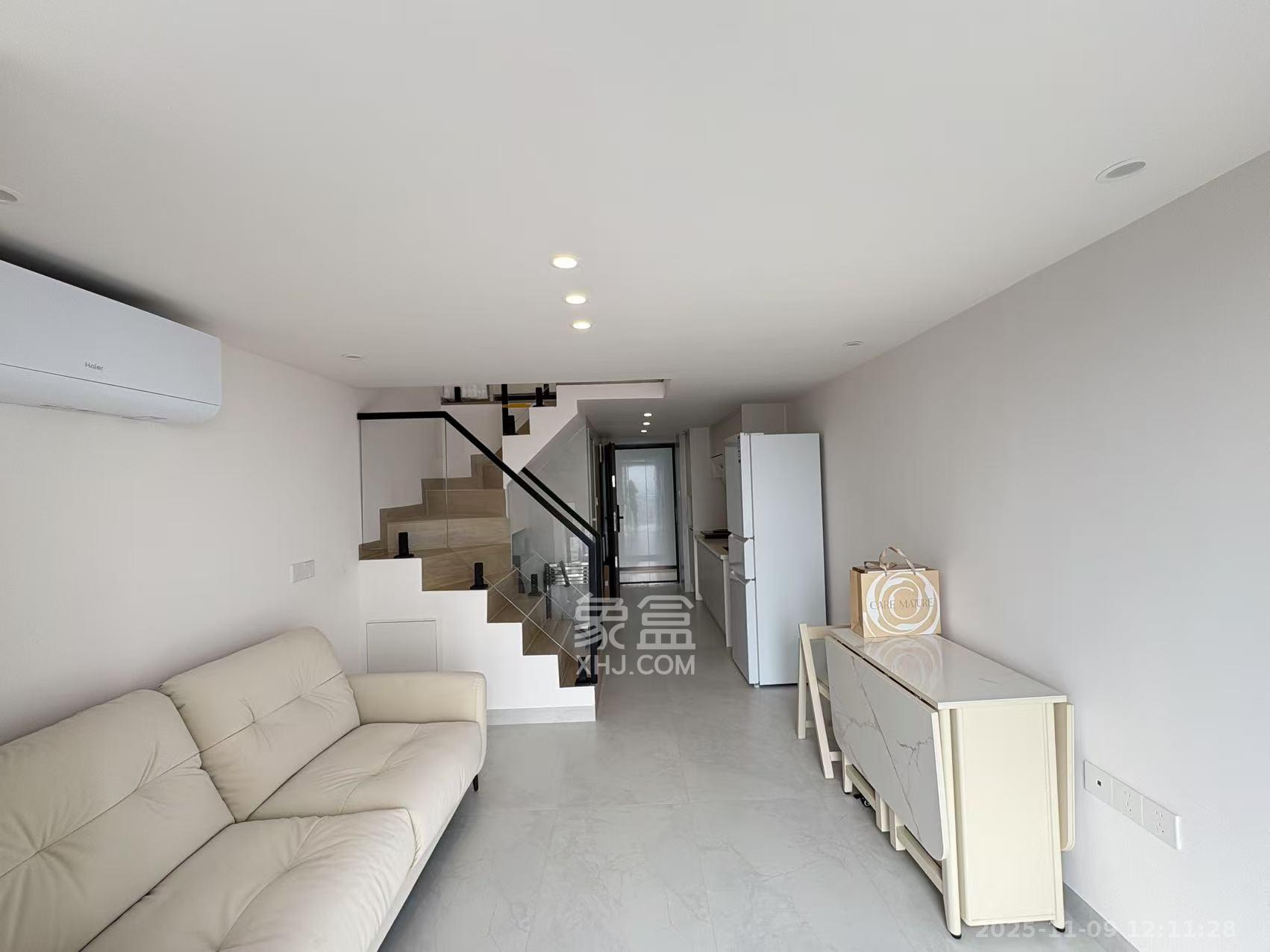 卓越洋湖晴翠  1室1厅1卫    2000.0元/月