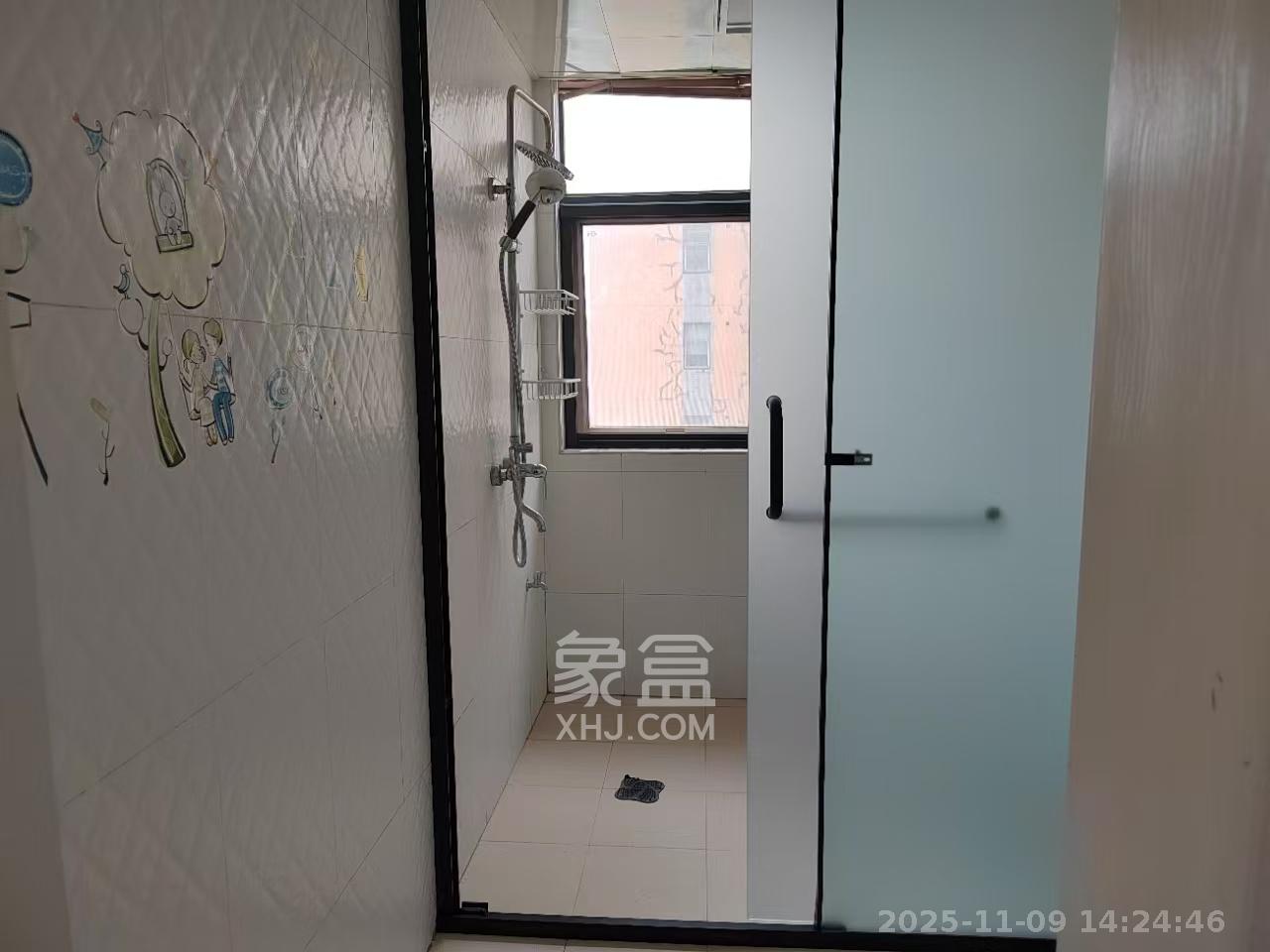 标志浪漫满屋(枫景公寓) 2室2厅1卫 1800.0元/月 标志浪漫满屋(枫景公寓) 2室2厅1卫 1800.0元/月室内图