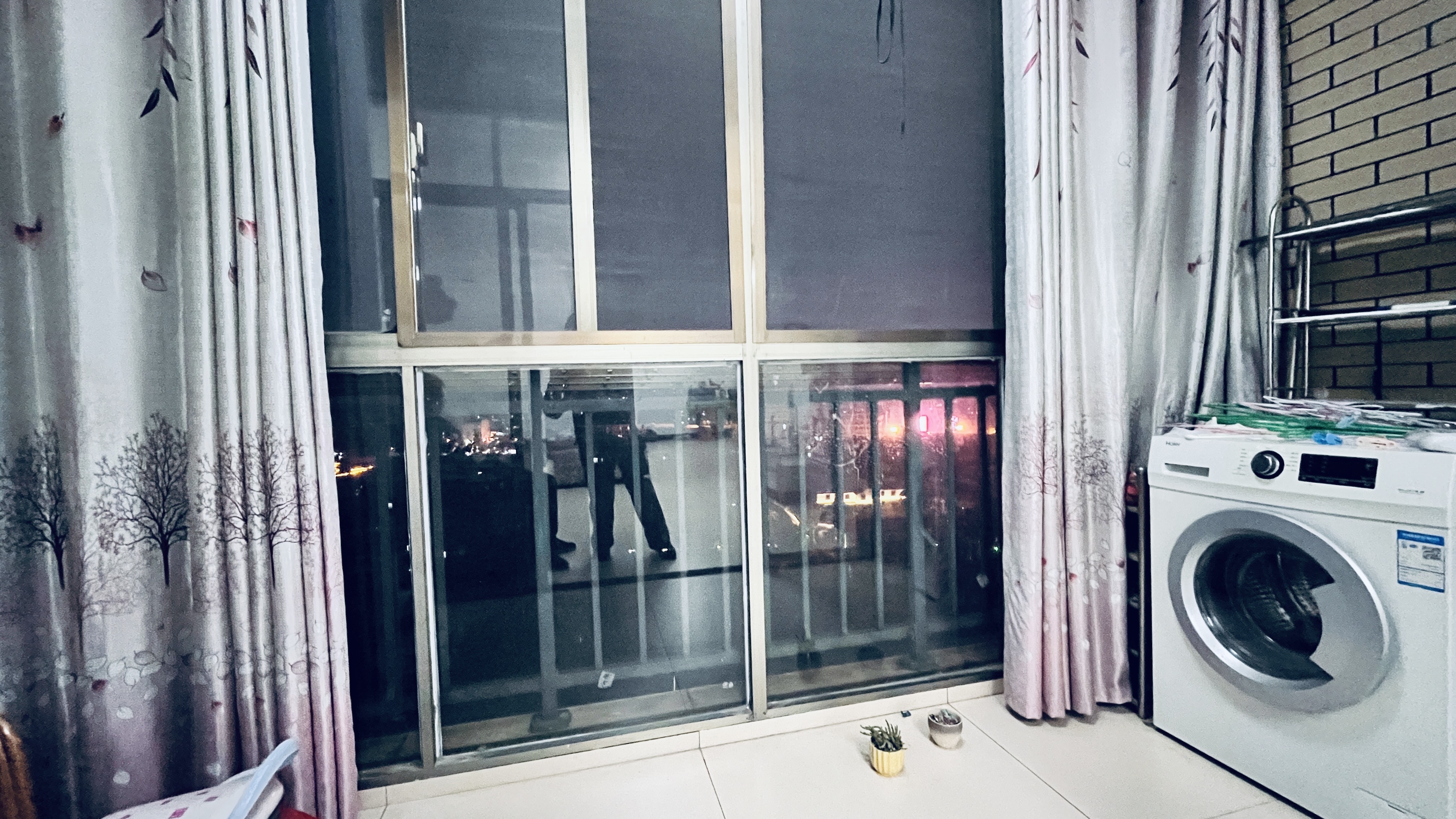 香格里拉  2室2厅1卫    39.0万阳台