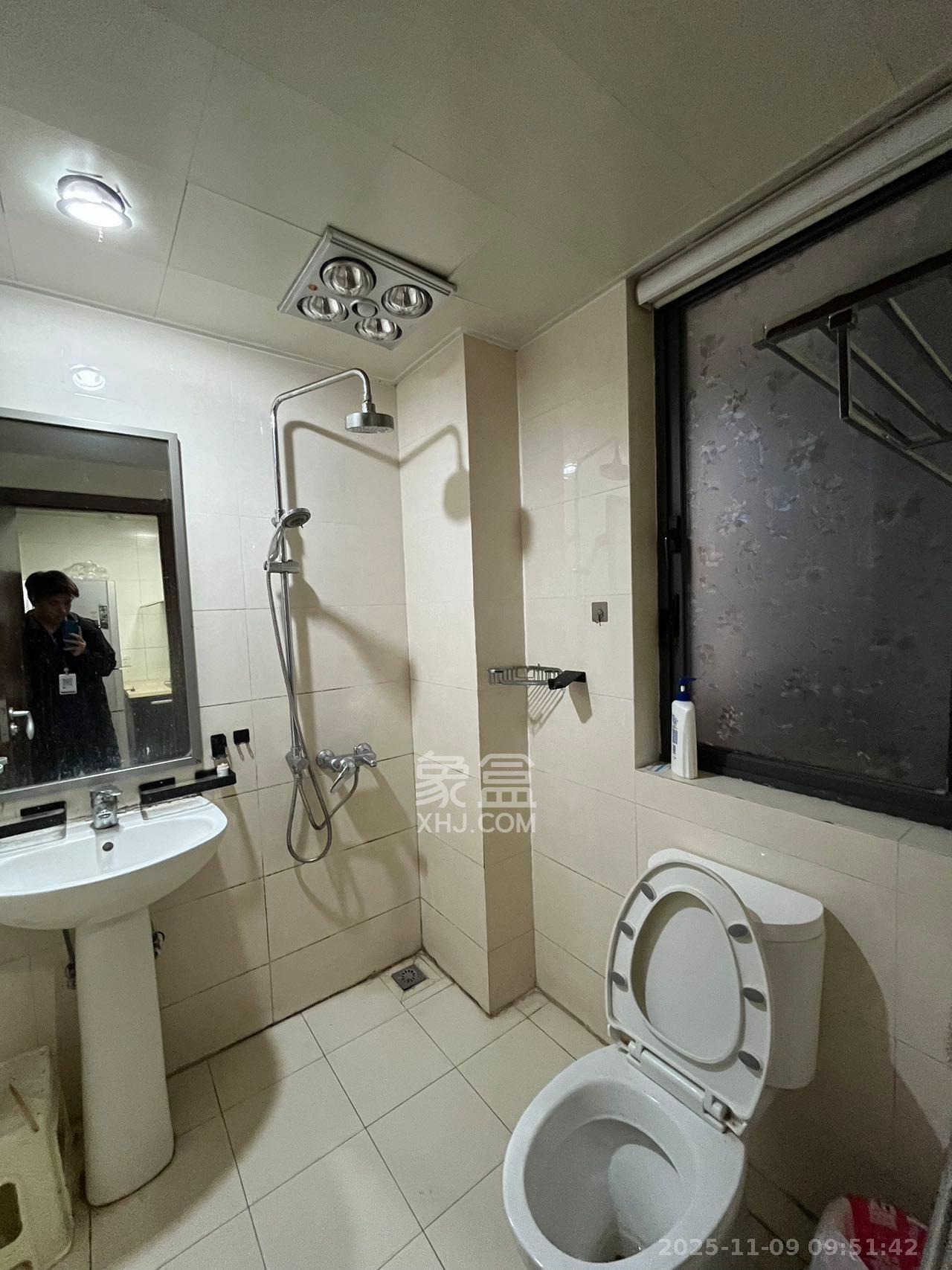 藏珑湖上国际花园 1室1厅1卫 1800.0元/月 藏珑湖上国际花园 1室1厅1卫 1800.0元/月室内图