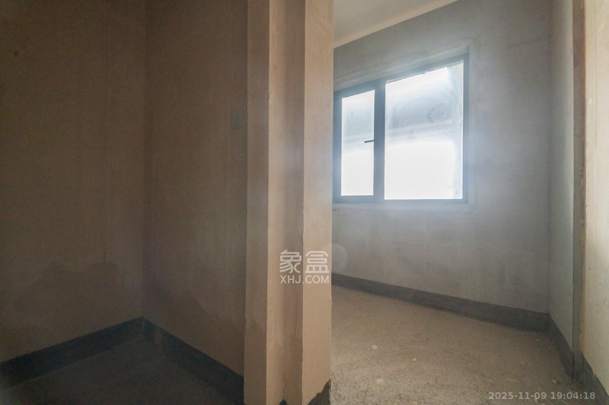 绿城美的明月江南  3室2厅1卫    85.8万其他