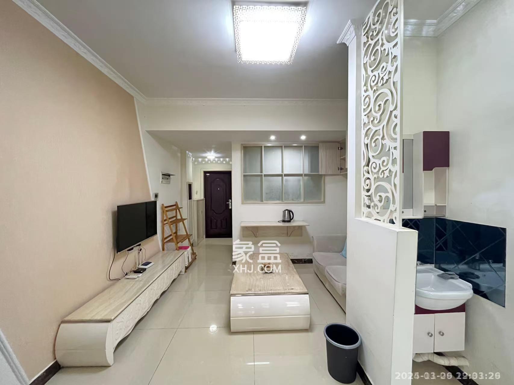 麓山枫情  2室1厅1卫    2100.0元/月室内图