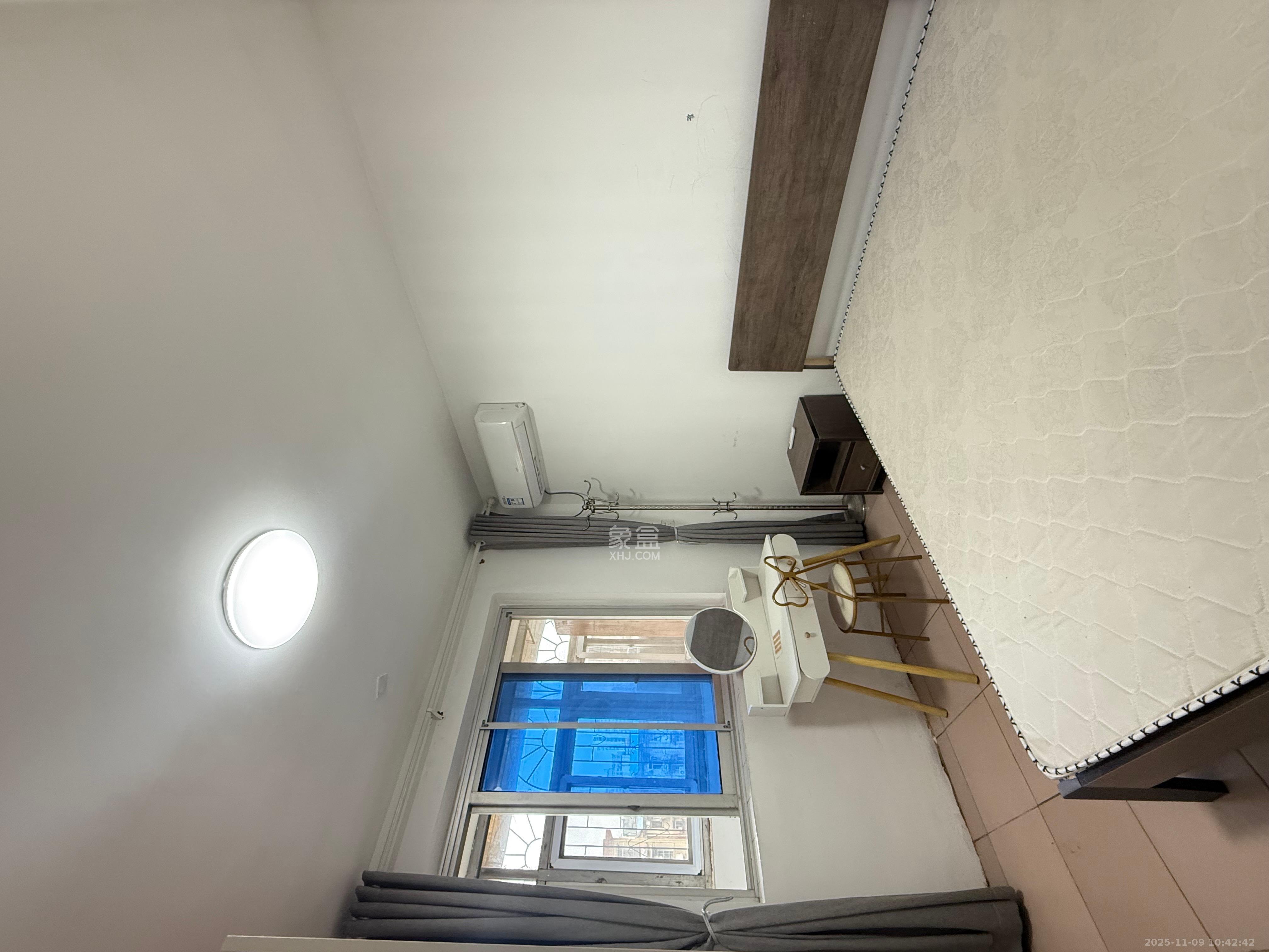 上民航宿舍  3室1厅1卫    1800.0元/月室内图